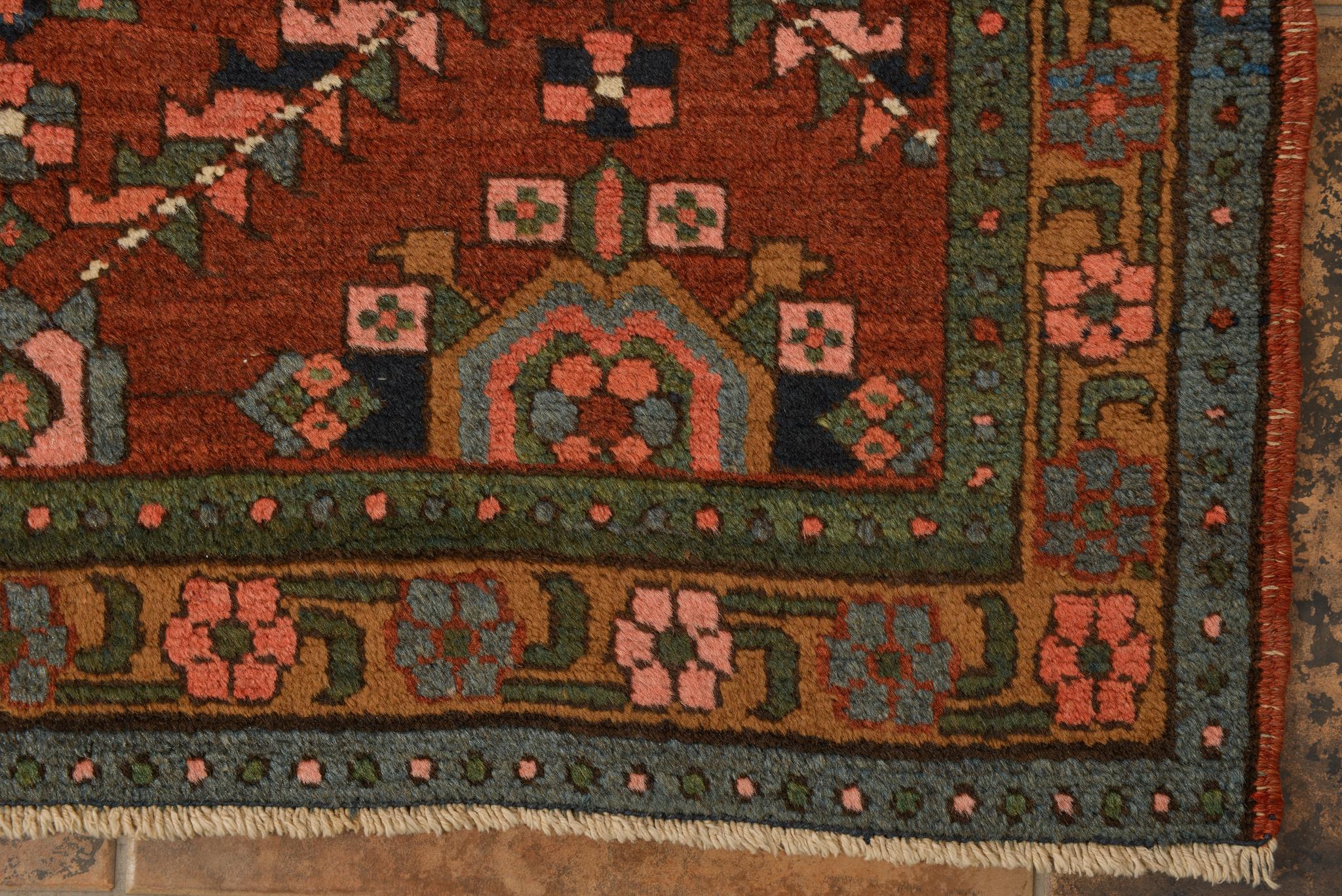 Azeri Old Gallery in schokoladenfarbener Farbe (20. Jahrhundert) im Angebot
