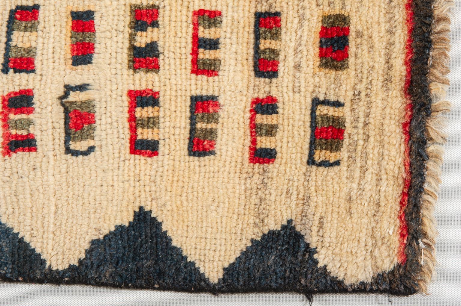 Azeri Vintage-Teppich im modernen Stil im Zustand „Hervorragend“ im Angebot in Alessandria, Piemonte