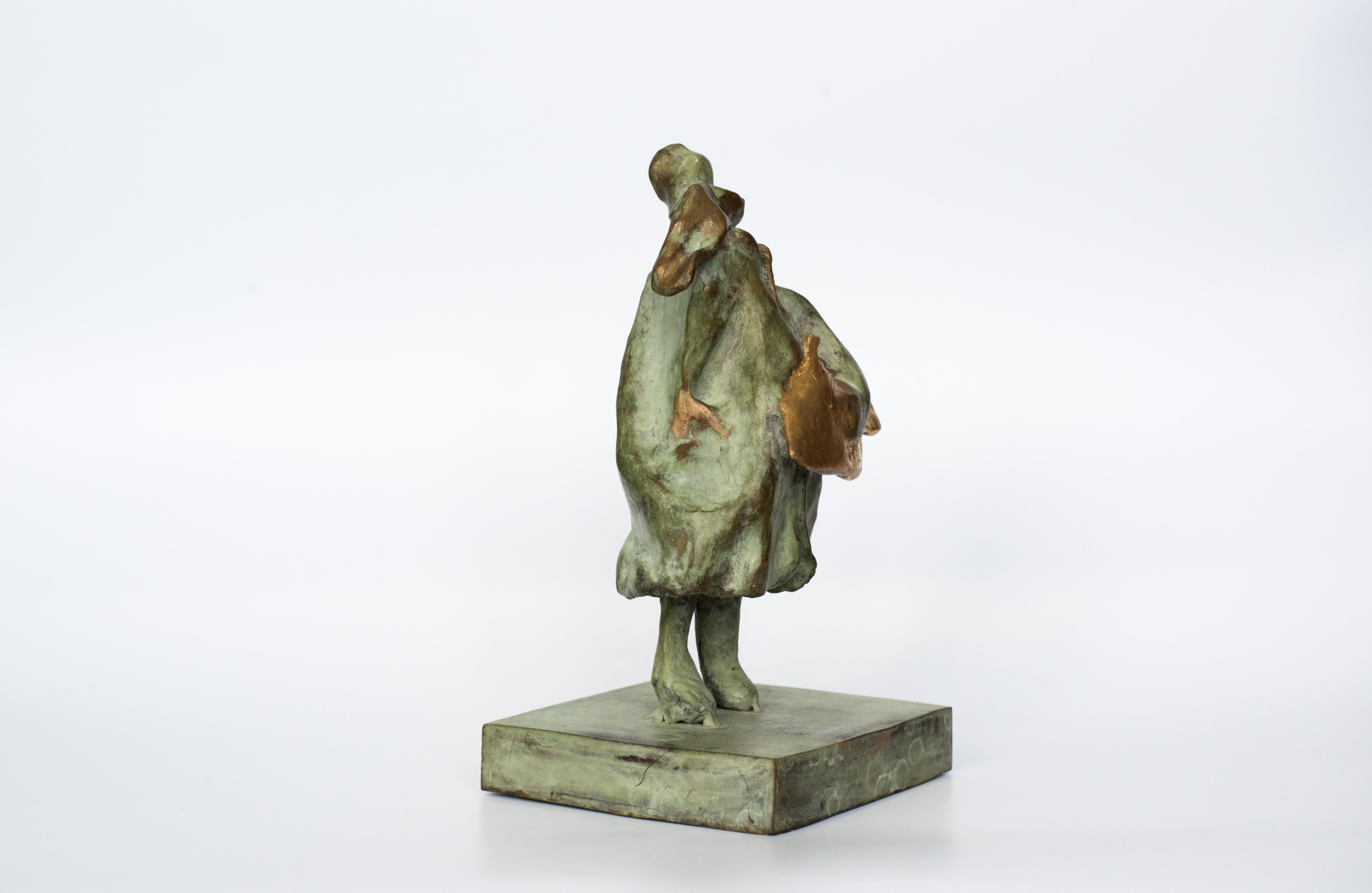 Bronze sculpture 
Weight 1950g