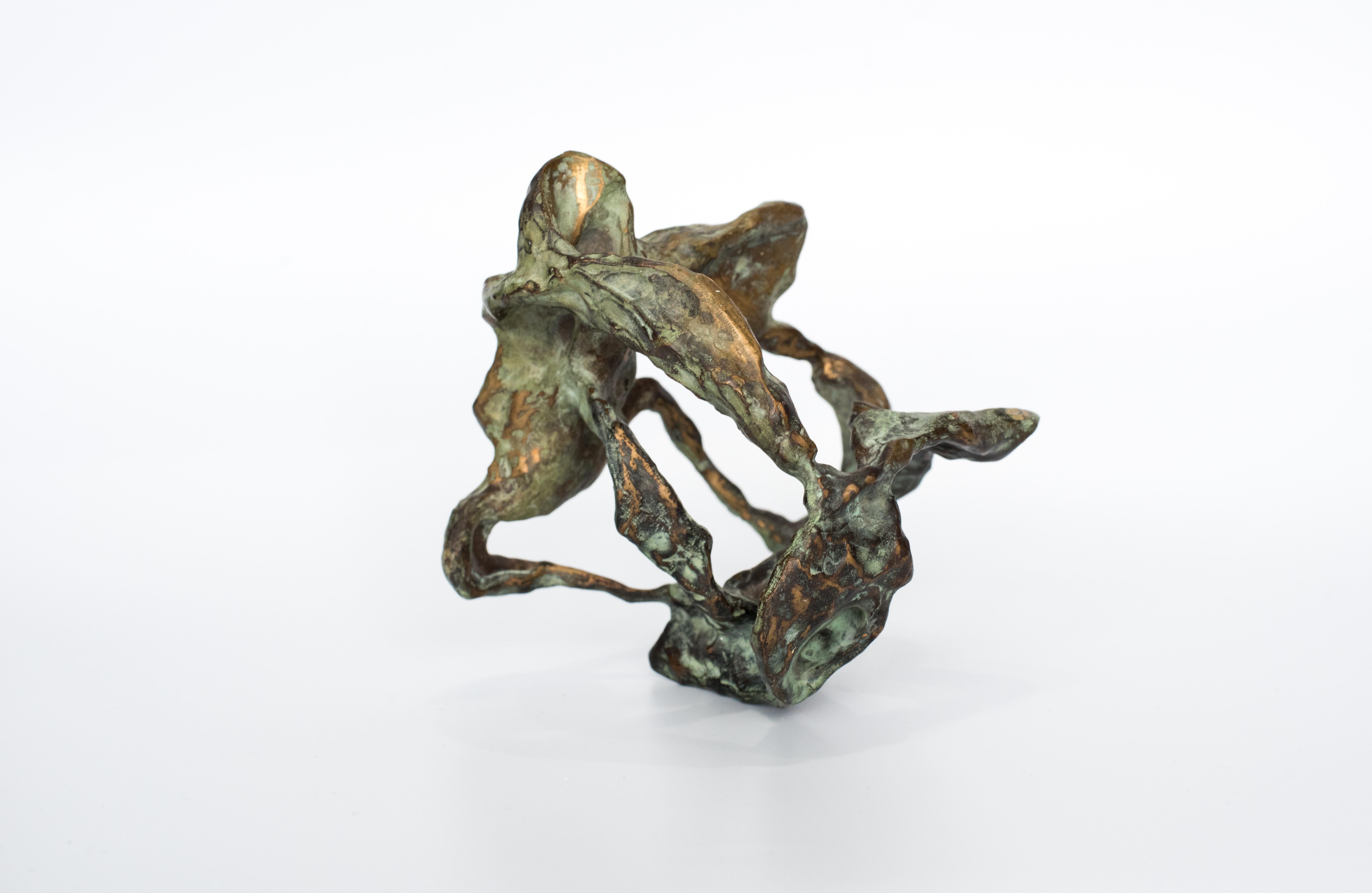 Bronze sculpture 
Weight 1050g