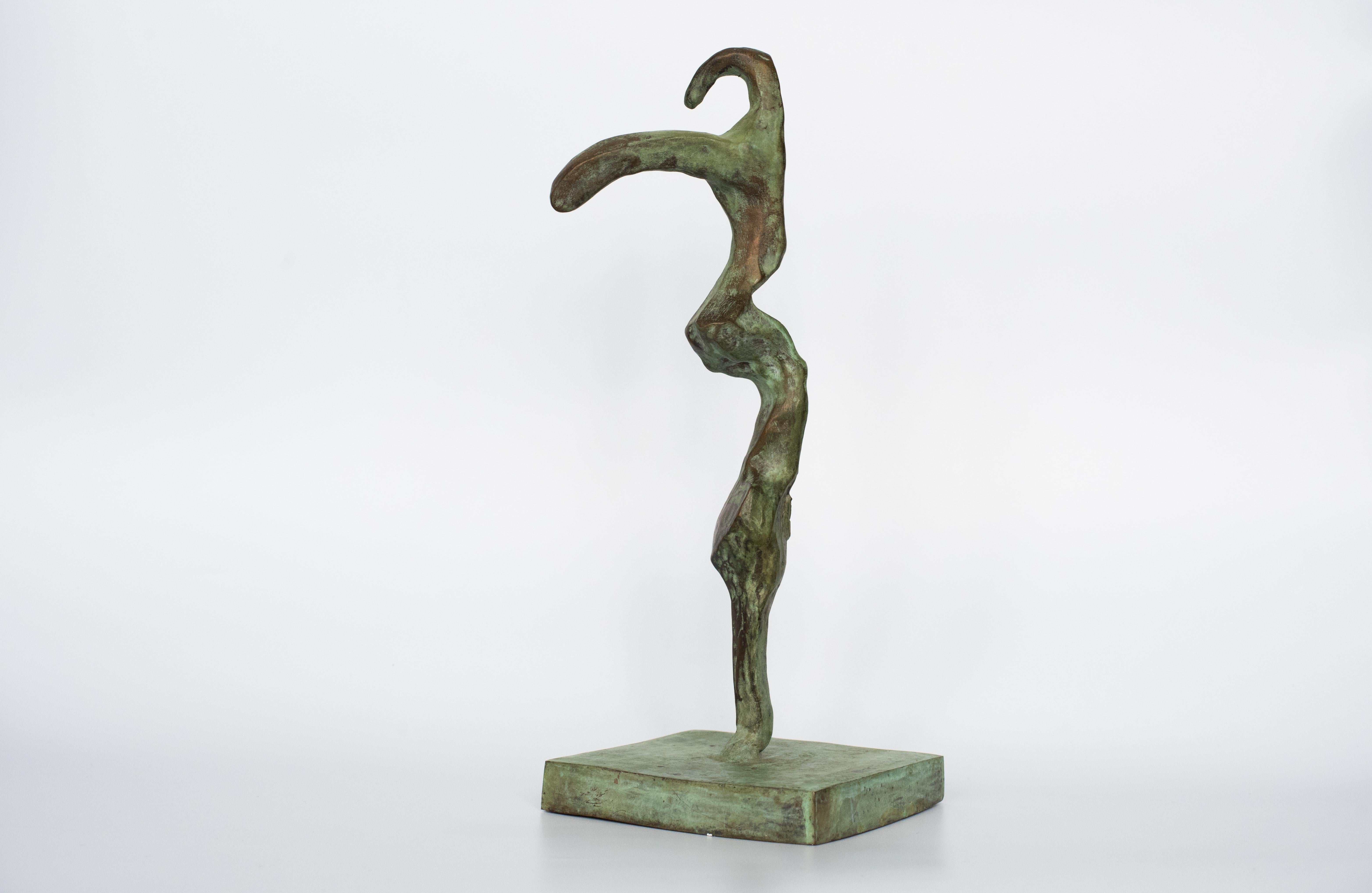 Bronze sculpture 
Weight 1400g