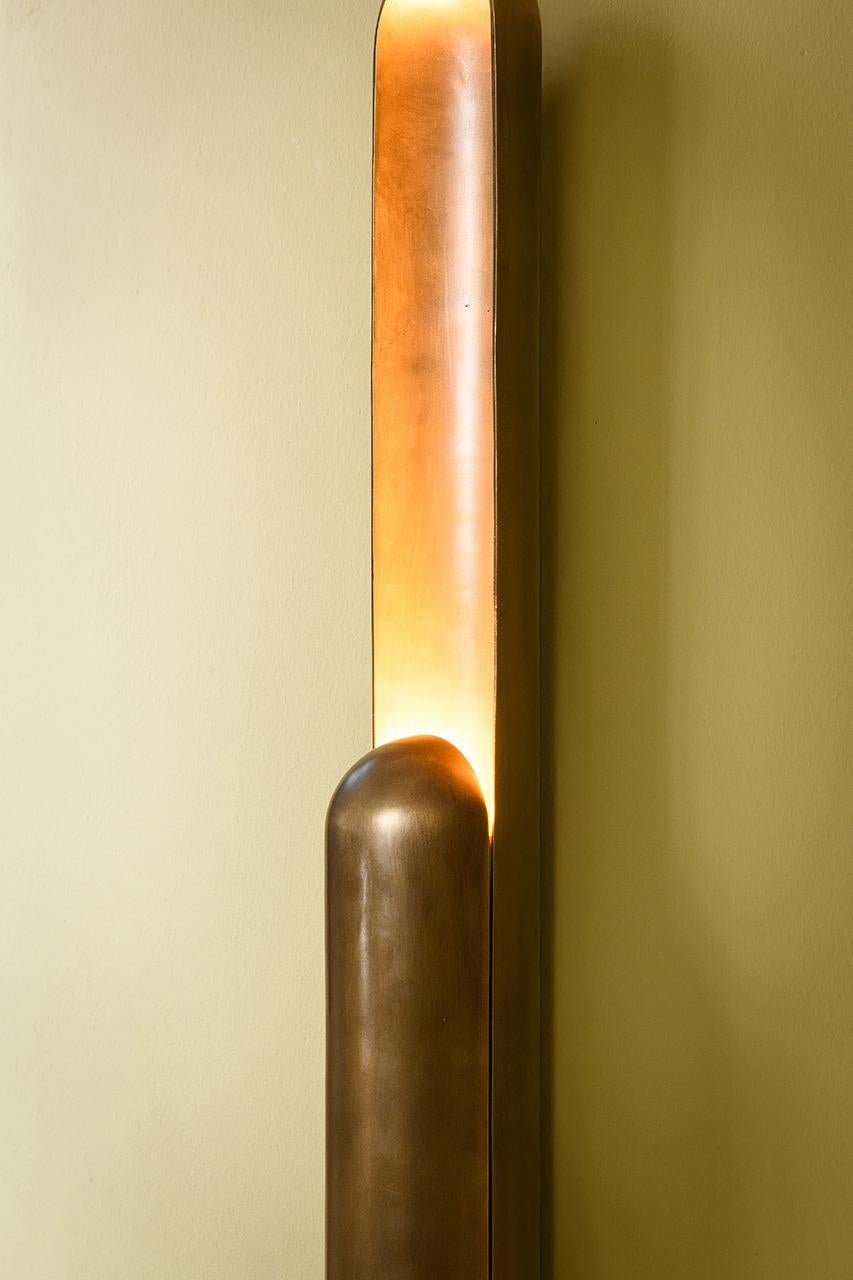 AZO Lámpara de Pared, by Rain, Lámpara Contemporánea, Latón, Patinado Estilo internacional en venta