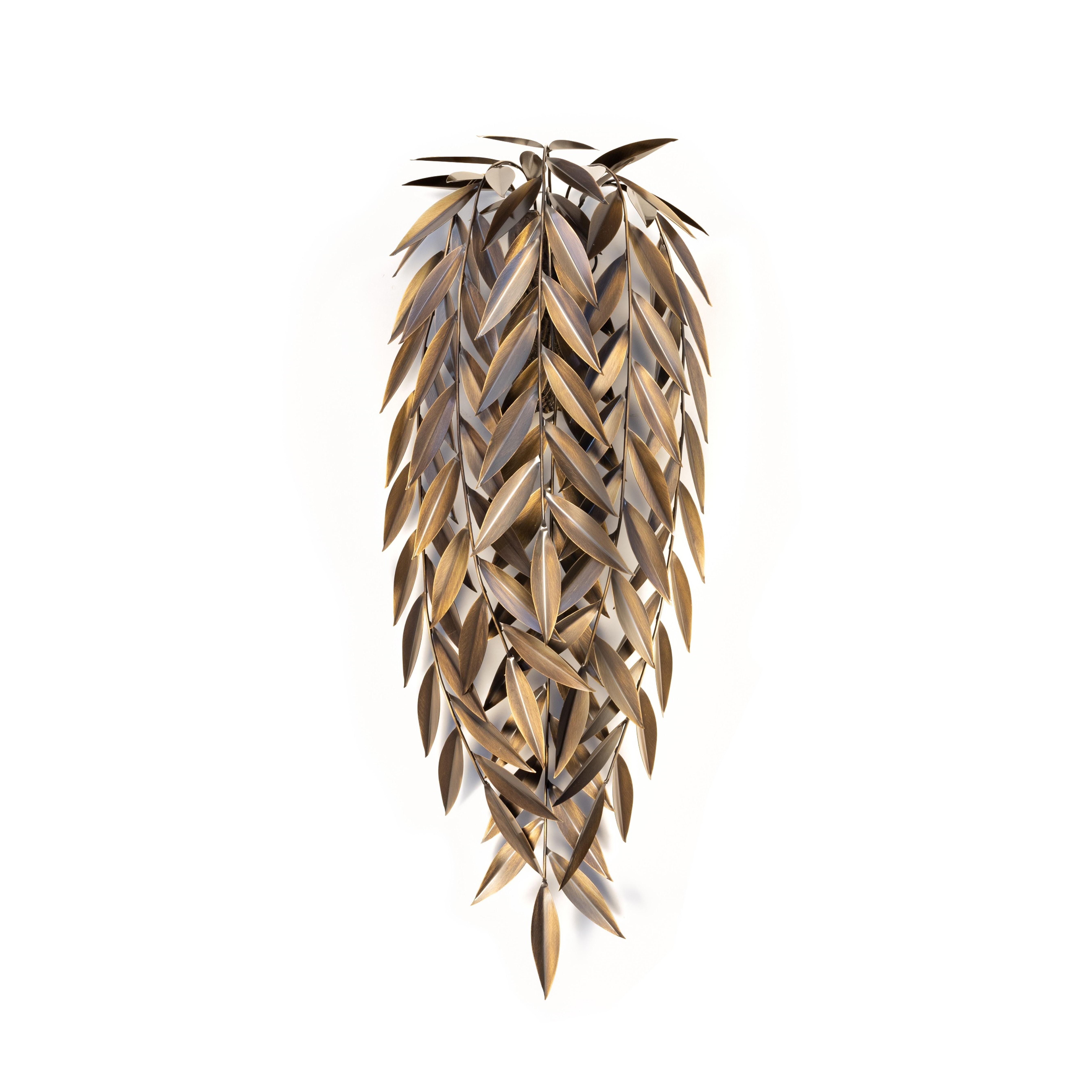 Best Lighting design at the iLuxury Awards 2021

Resulting from a trip S. Miguel, the Azores wall lamp recreates a weeping willow found near a lagoon and freezes a moment of contemplation.
Born in the middle of the Atlantic Ocean, the archipelago of