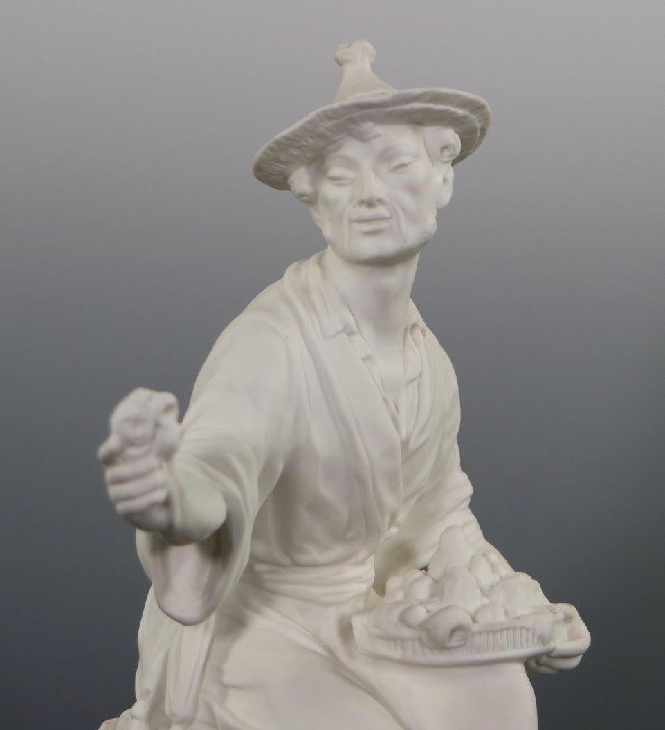 Azori for Royal Worcester English Hollywood Regency Pair of Chinoiserie Figures In Excellent Condition In Astoria, NY