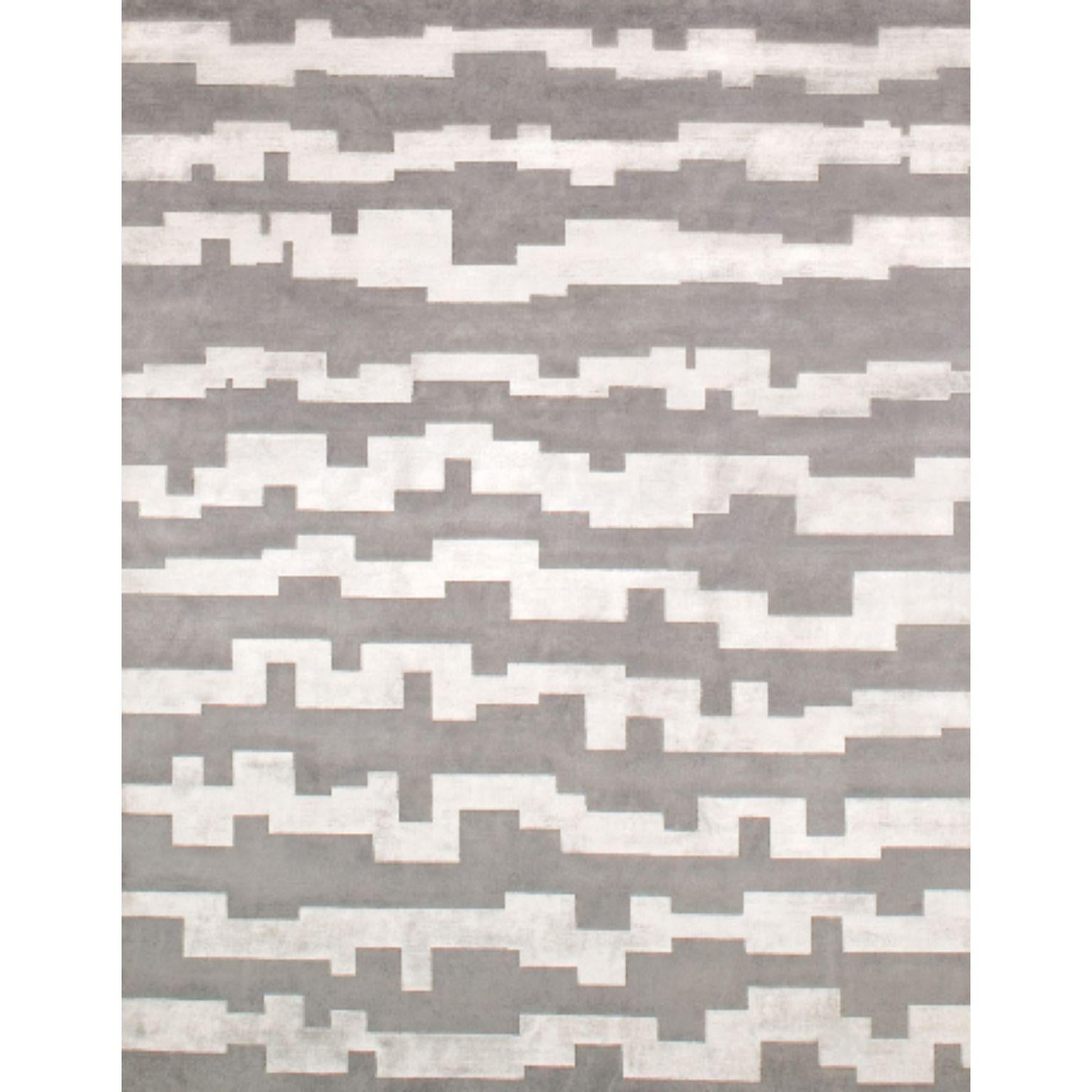 AZTEC-Teppich von Illulian
Abmessungen: D 300 x H 200 cm 
MATERIALIEN: Wolle 50%, Seide 50%
Je nach MATERIAL und Größe sind verschiedene Varianten möglich und die Preise können variieren.

Illulian, eine historische und prestigeträchtige