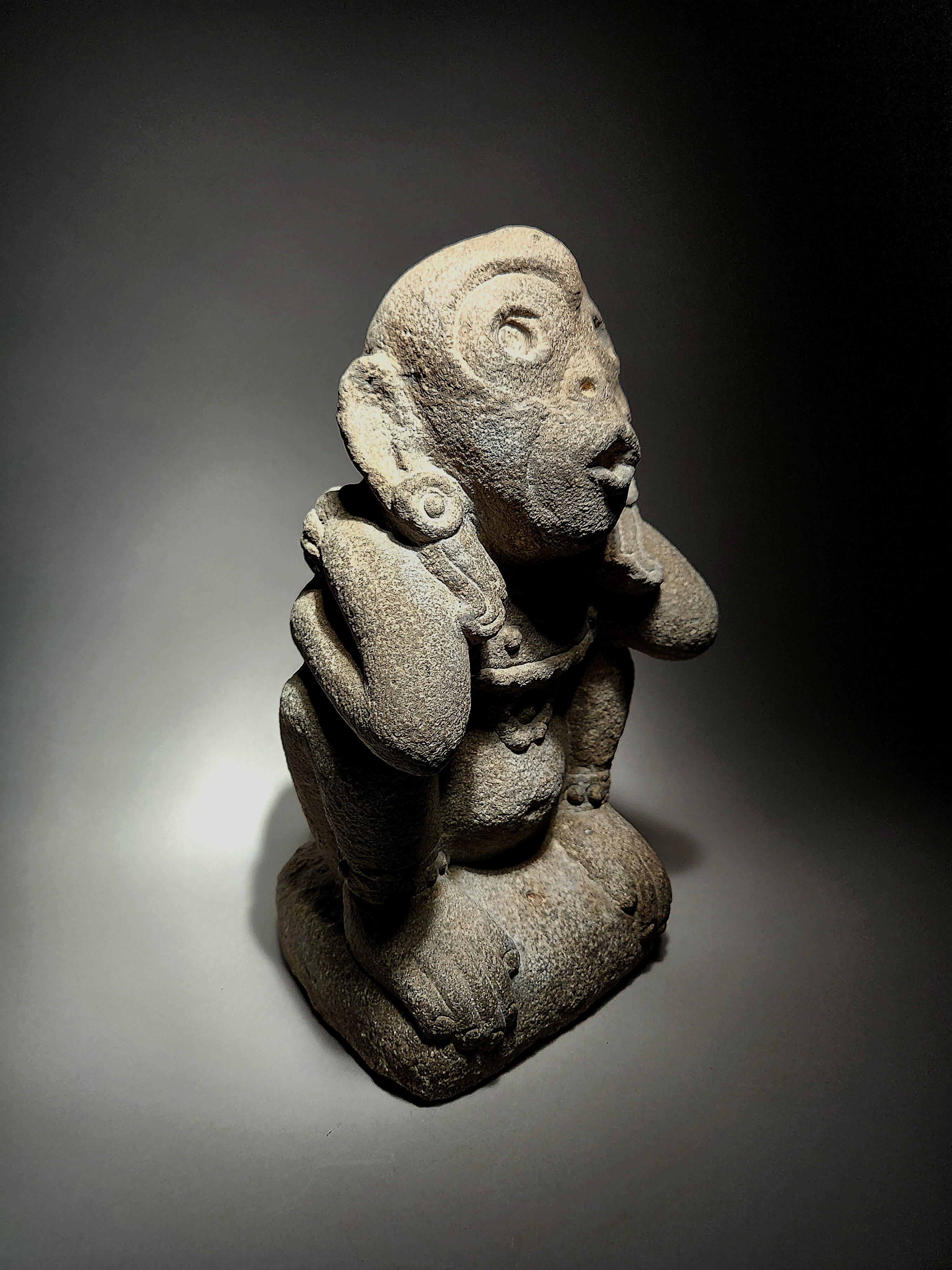 Pre-Columbian Aztec Sculpture of a Spider Monkey with Pre-1970 UNESCO-Compliant Provenance For Sale