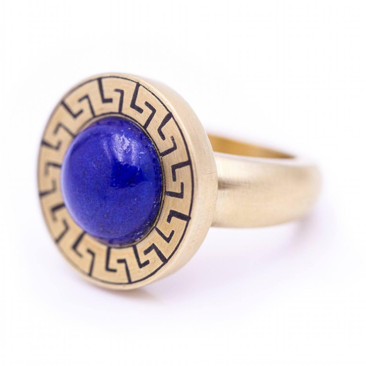 AZTECA Gold Ring with Lapis Lazuli In Excellent Condition For Sale In Barcelona, CT