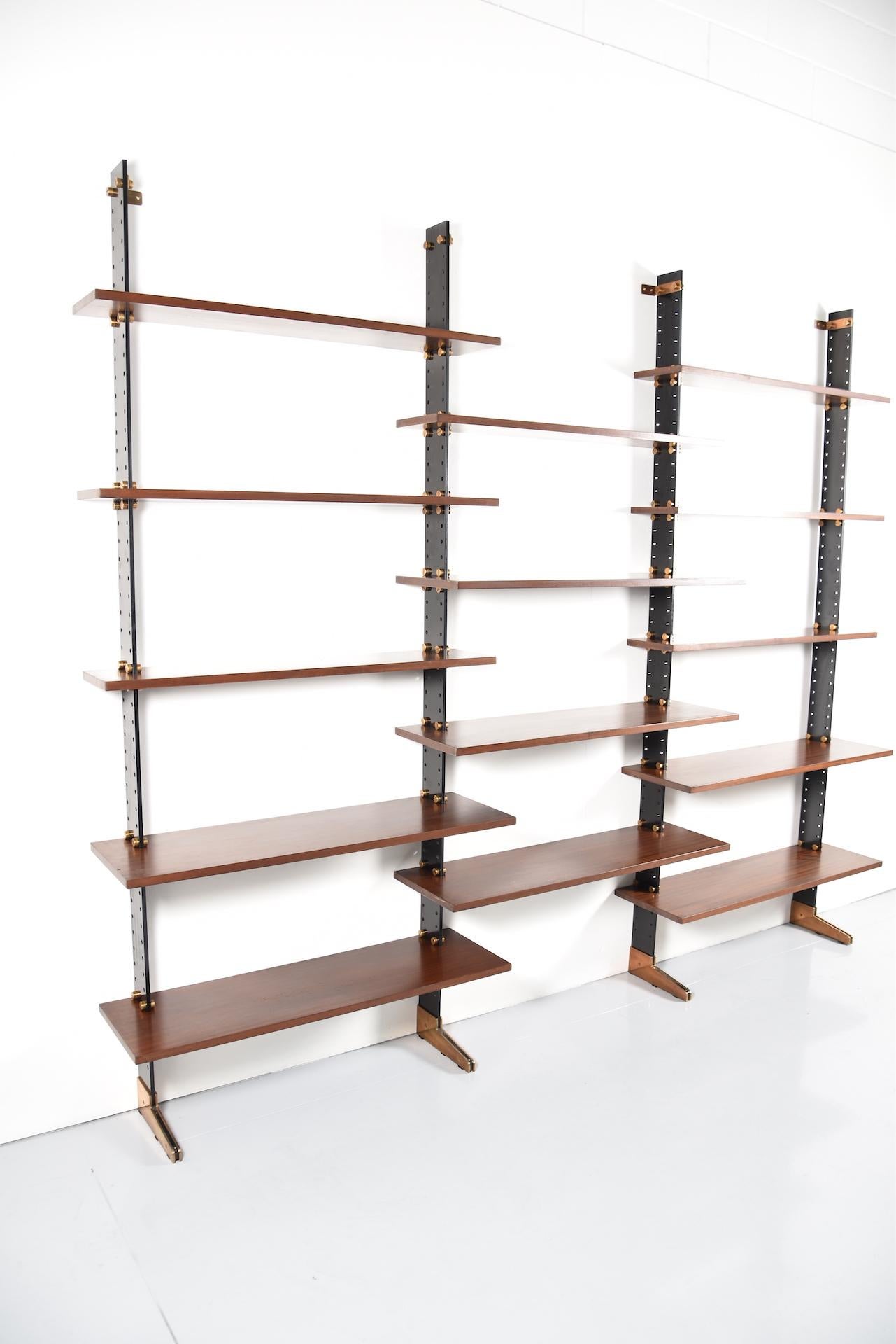 Azucena Ignazio Gardella bookcase LB2 brass mahogany, the shelves have been restored only wax.