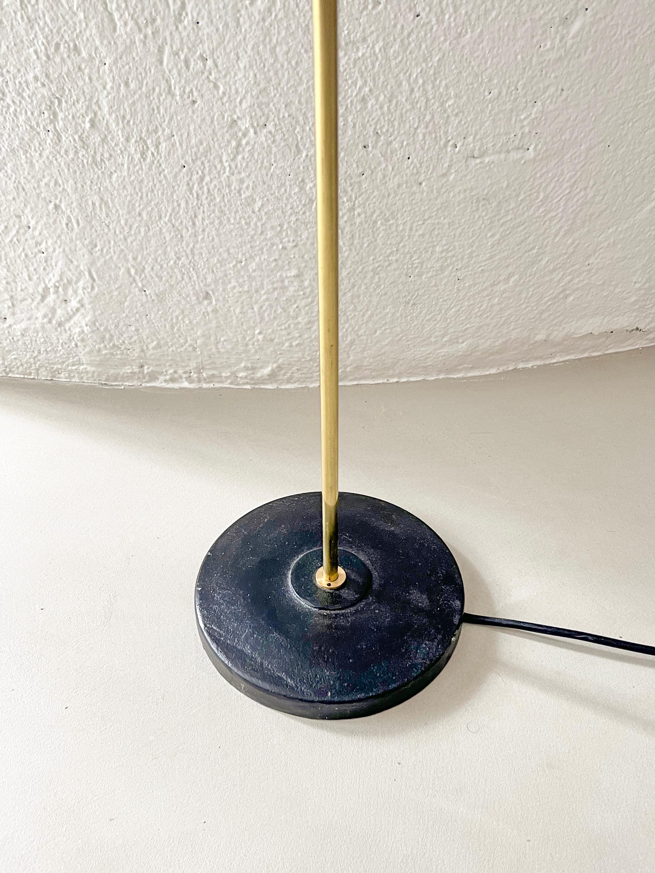 Mid-Century Modern Azucena Imbuto Floor Lamp in Brass, Luigi Caccia Dominioni, Italian Mid-Century For Sale