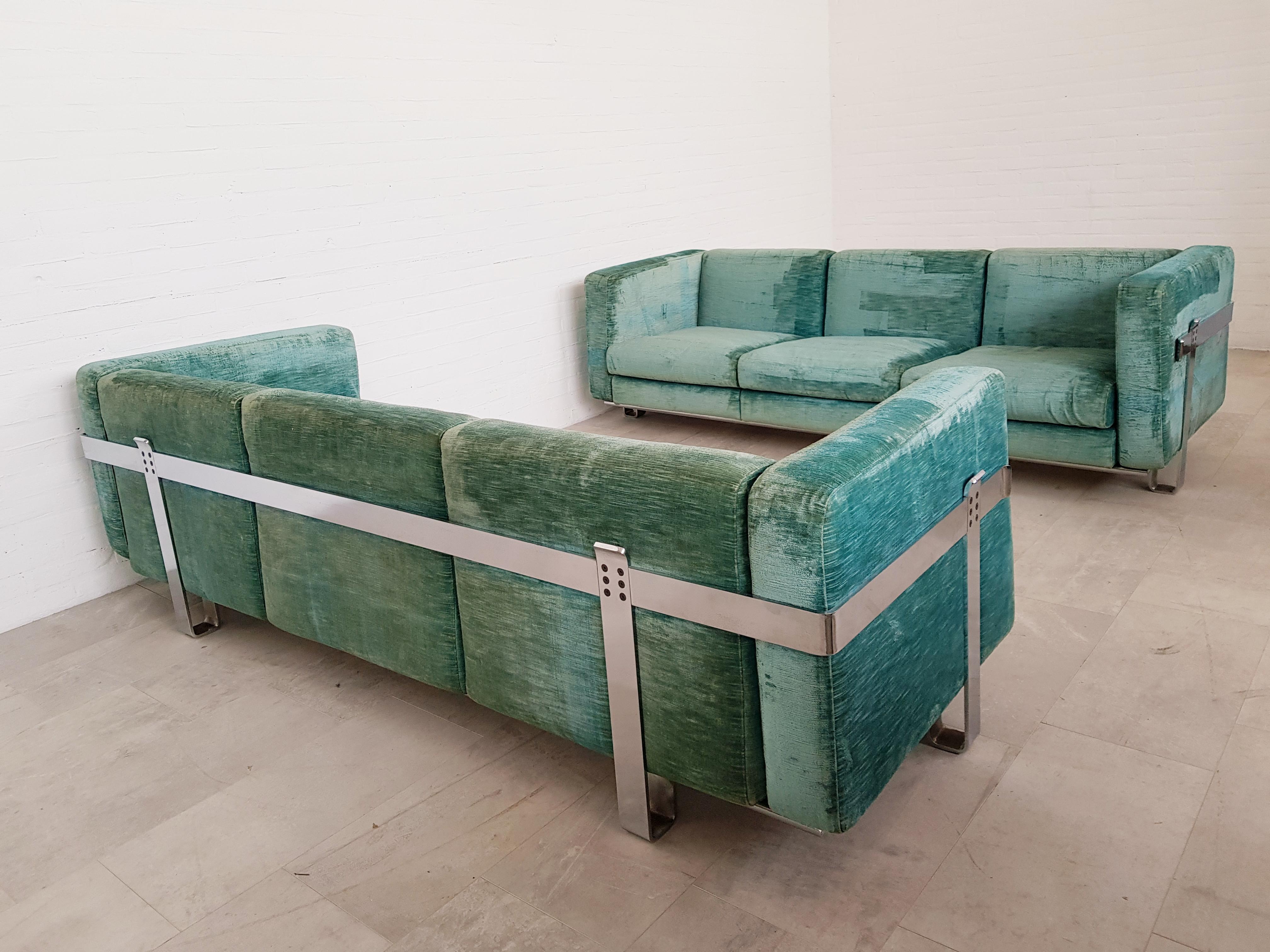 Azucena Turquoise Velvet Couch in Chrome Frame In Good Condition In Antwerp, BE