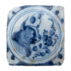 Azulejo de cerámica vidriada español de triana en color azul y blanco, Y.S XVIII