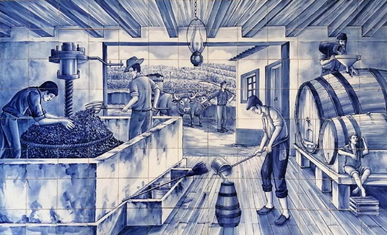 Azulejos Portugiesische handbemalte Kachel-Wandmalerei „Old Wine Press“, signiert vom Künstler im Angebot