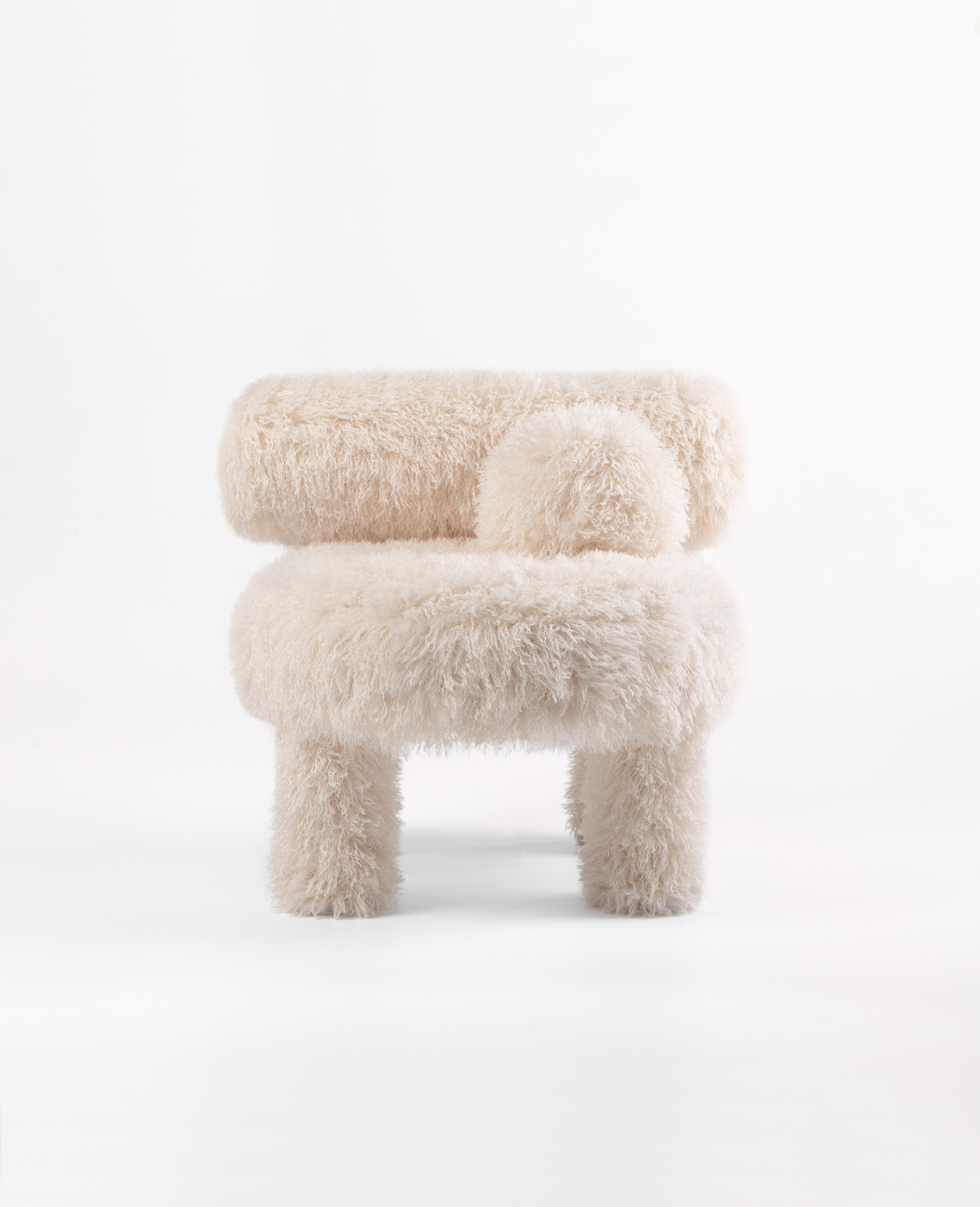 Moderne Chaise basse Gropius CS1 Azur Cotonneux en fausse fourrure, Édition Fluffy par NOOM en vente