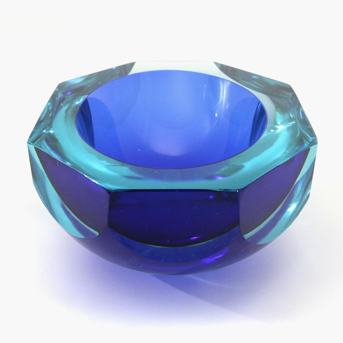 Azure and blue Murano glass bowl, 1960s In Good Condition For Sale In Savona, IT