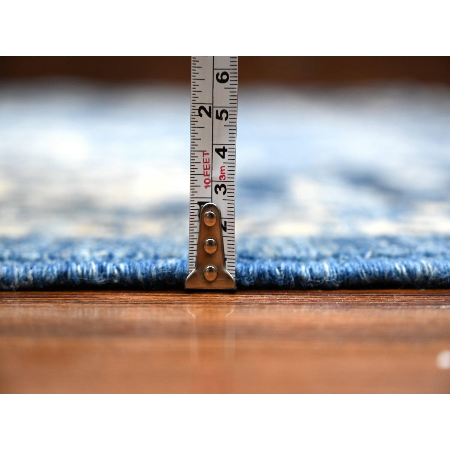 Tapis oriental bleu azur avec motif Mahal noué à la main 8'1