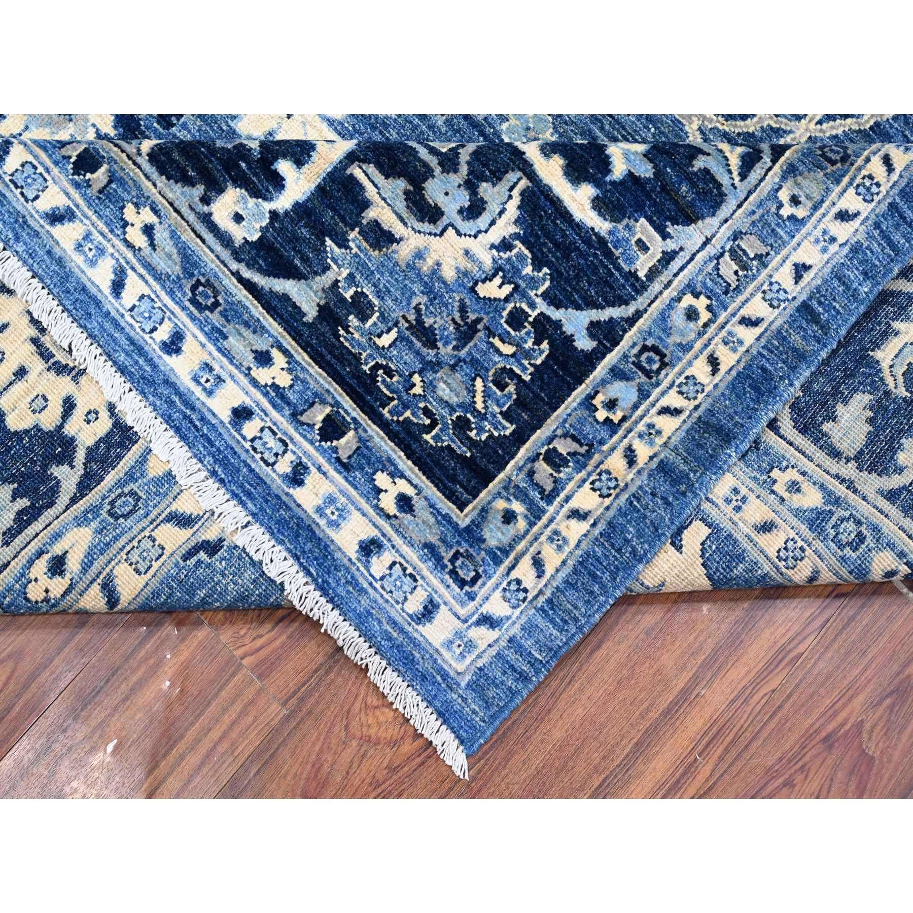 Tapis oriental bleu azur avec motif Mahal noué à la main 8'1