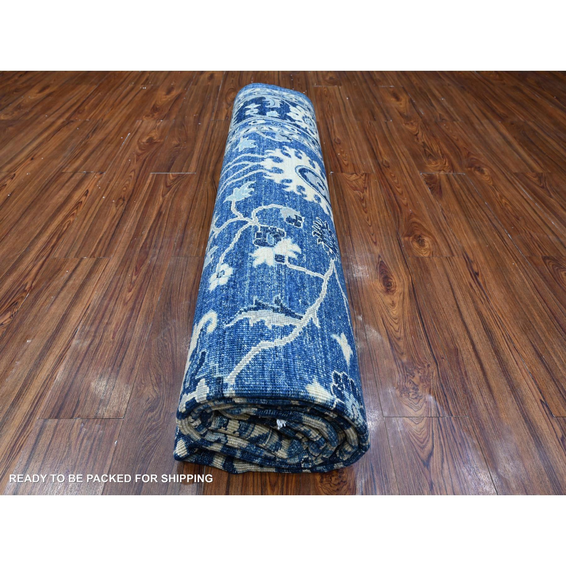 Tapis oriental bleu azur avec motif Mahal noué à la main 8'1