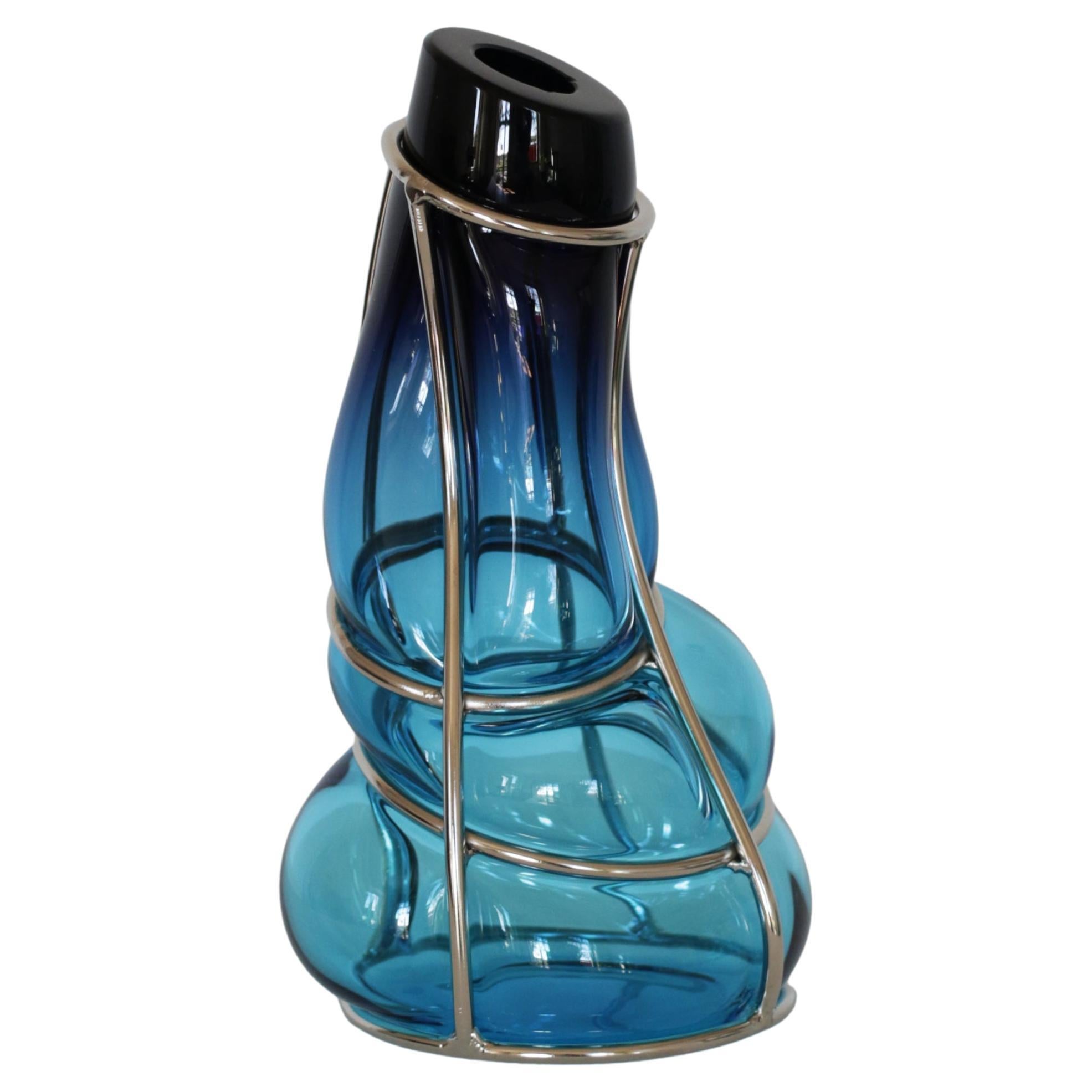 Vaso scultoreo Babà di Alice Crepaldi con sfumature azzurre e ametista