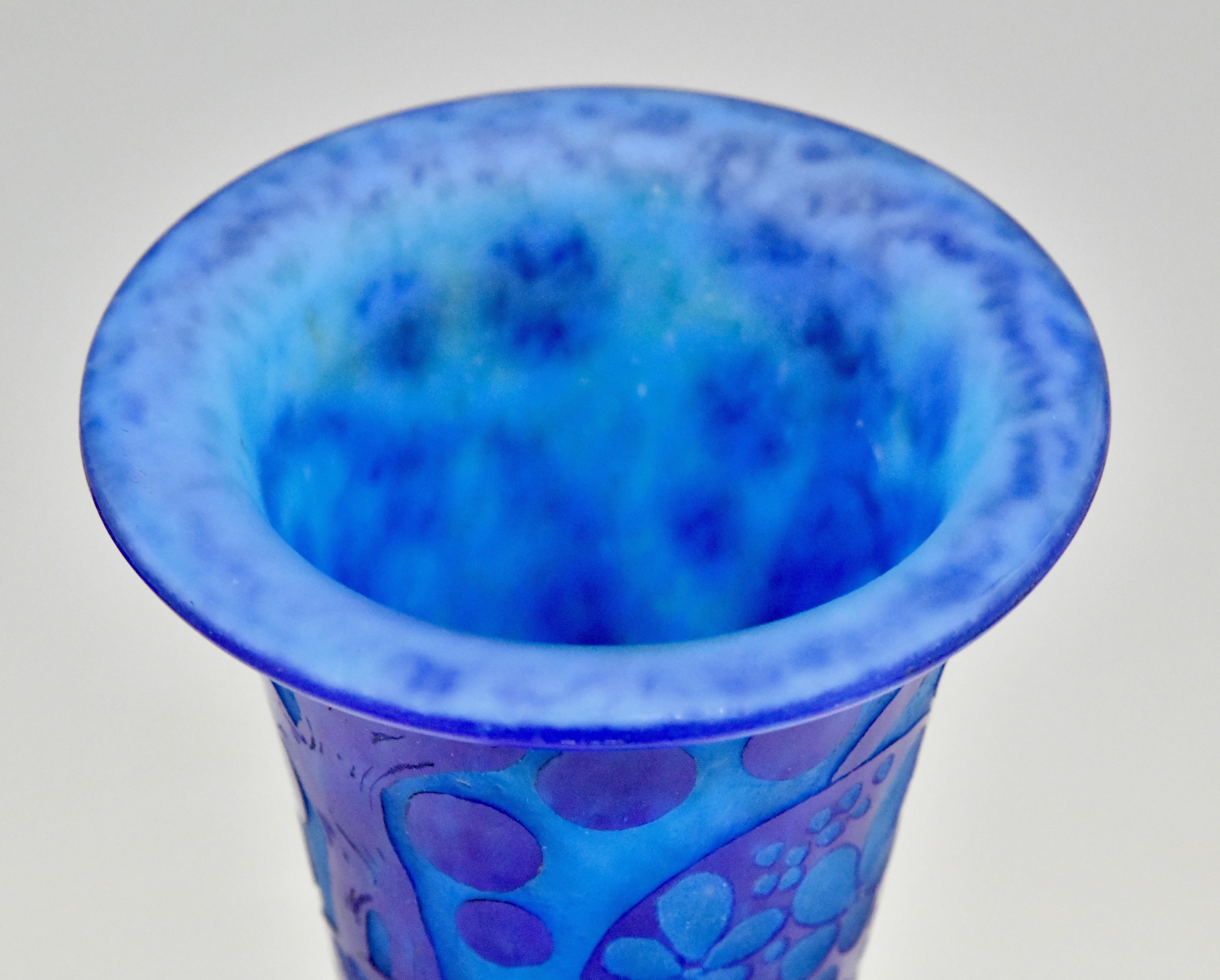Azurette Art Deco Blue Cameo Glass Vase by Charles Schneider Le Verre Français In Good Condition In Antwerp, BE