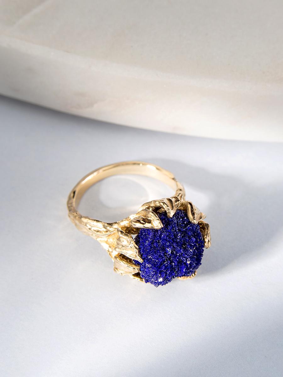 Azurite Gold Ring Natural Deep Blue Raw Crystal Flower petals For Sale 1
