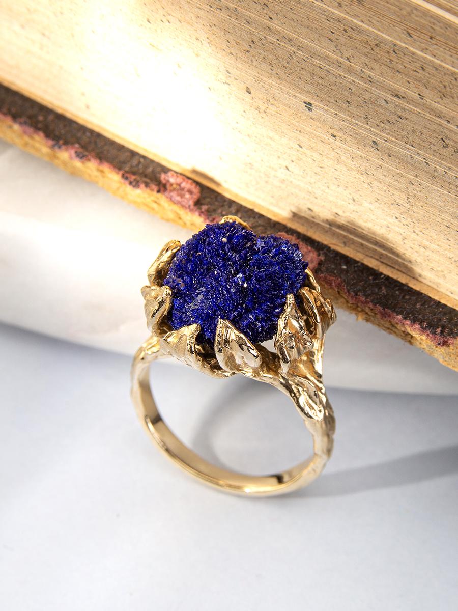 Azurite Gold Ring Natural Deep Blue Raw Crystal Flower petals For Sale 2