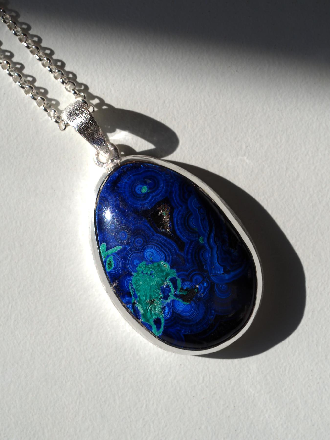 Artigiano Azurite Malachite Ciondolo d'argento Blu Greene & Greene Grande Collana di pietre preziose in vendita