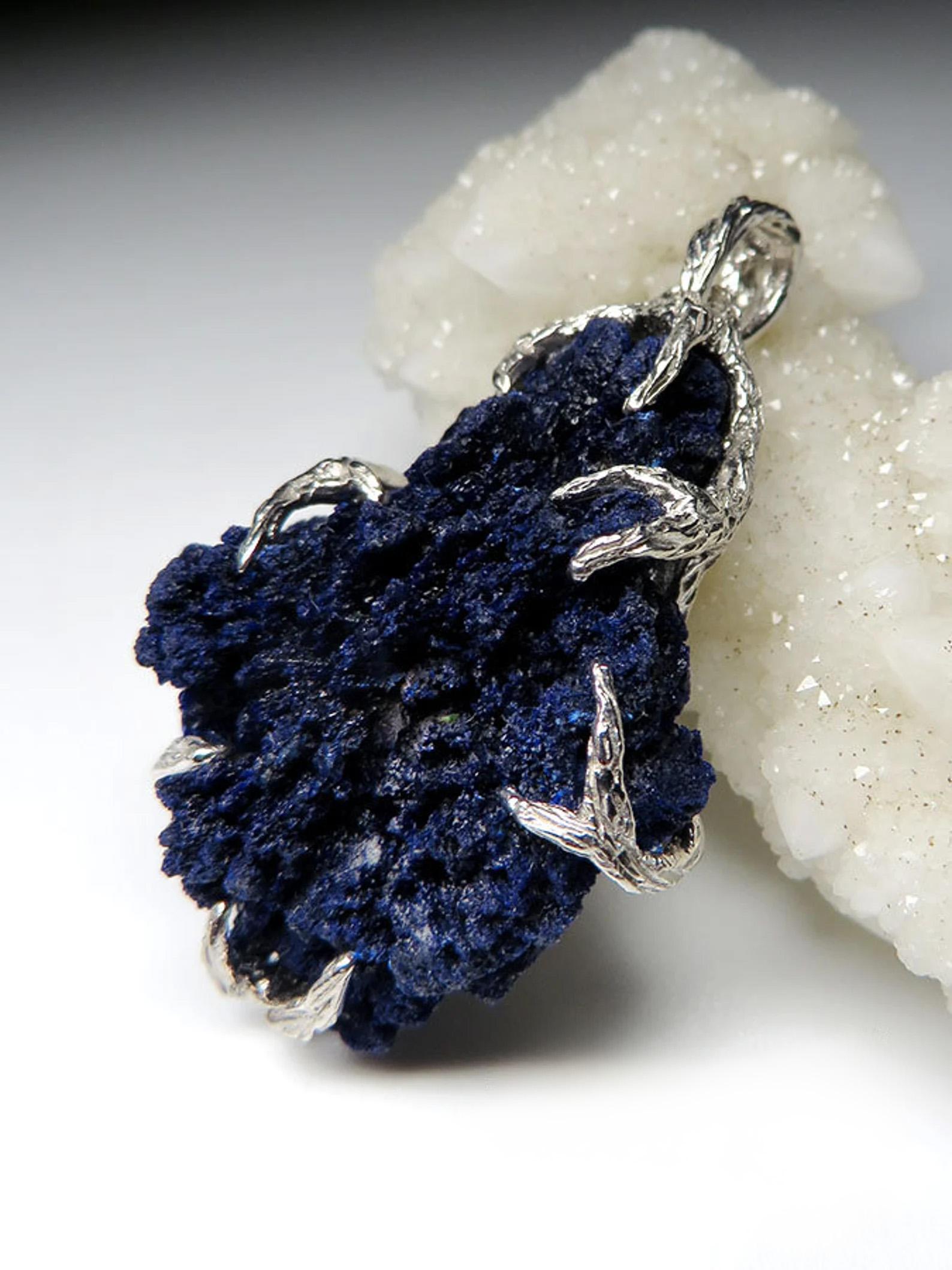 Azurite Silver Pendant Raw Crystal Healing jewelry Blue Navy valentines day gift In New Condition For Sale In Berlin, DE