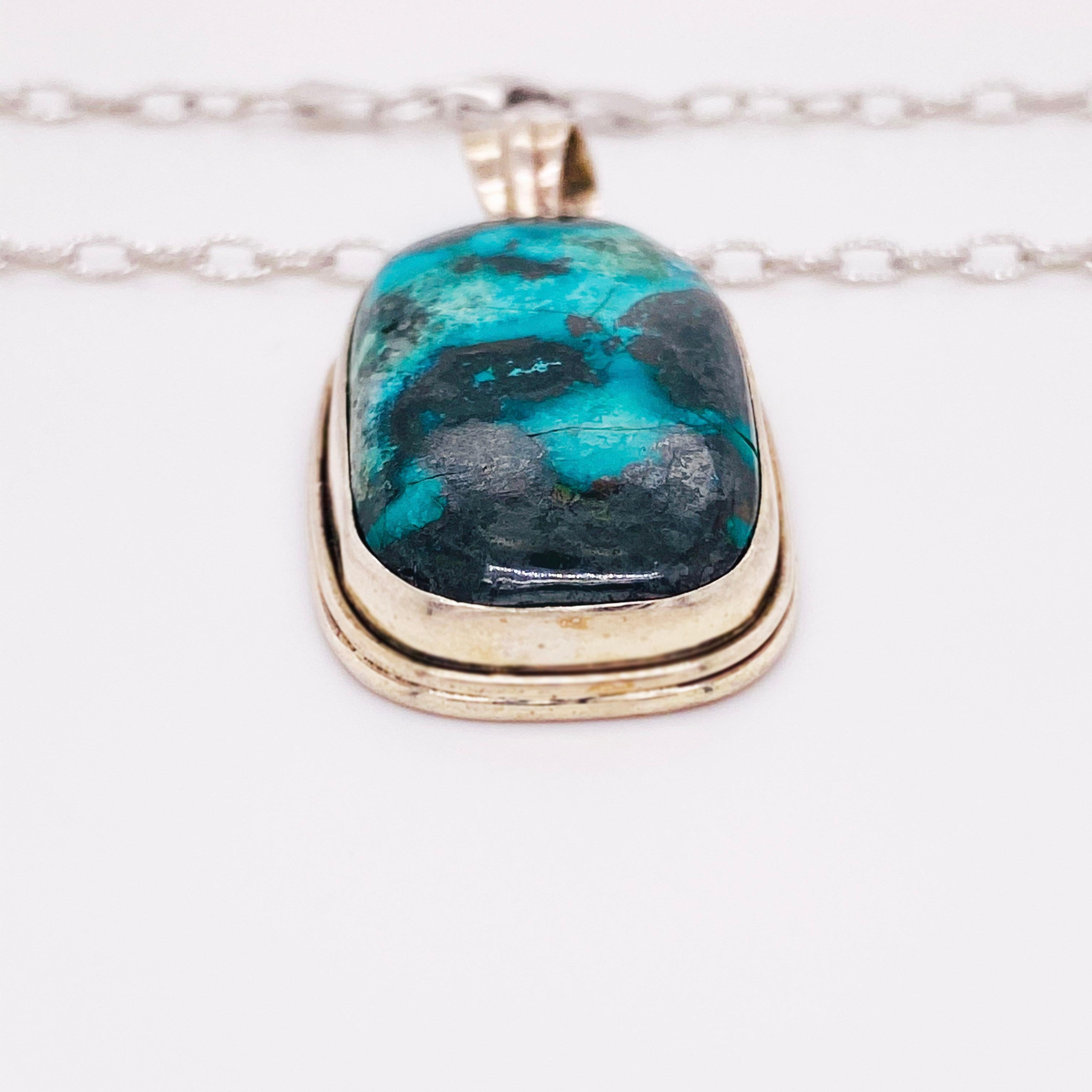 Modernista Ciondolo in argento con azurite, azurite organica ovale in castone e catena a maglie fatte a mano in vendita