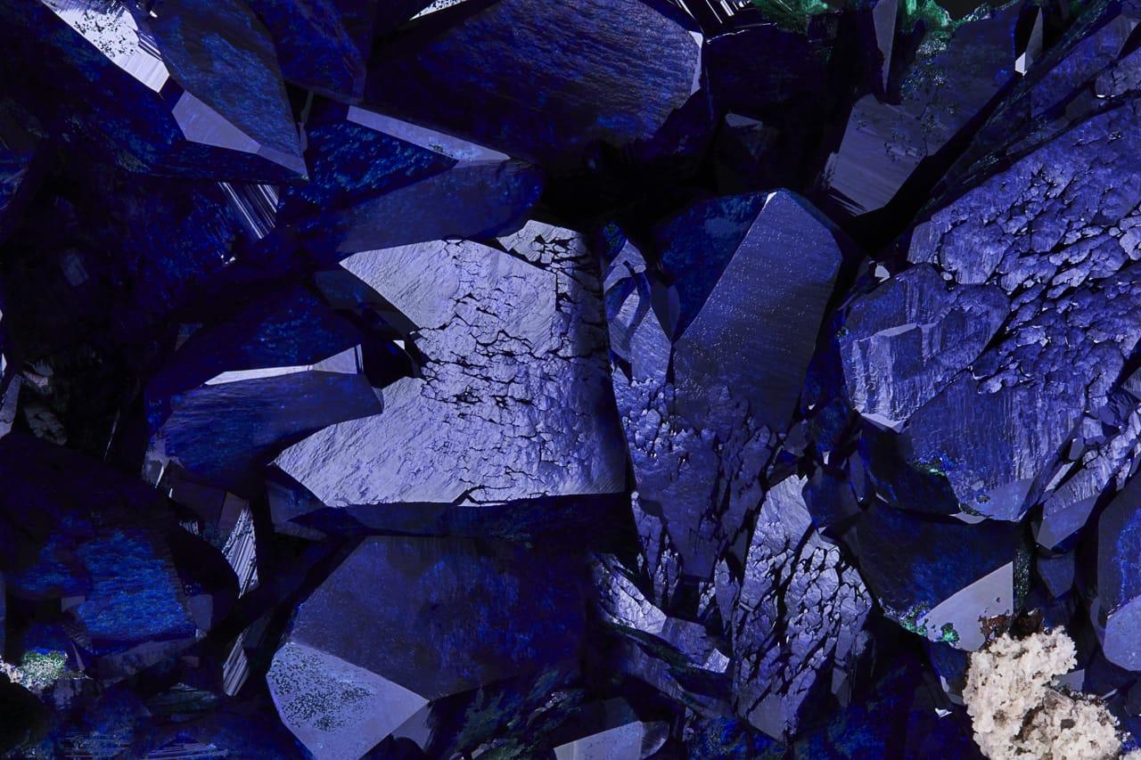 Azurite with Malachite
Milpillas Mine, Cuitaca, Santa Cruz Munrereicipality,
Sonora, Mexico
15.5 cm tall x 31 cm wide

