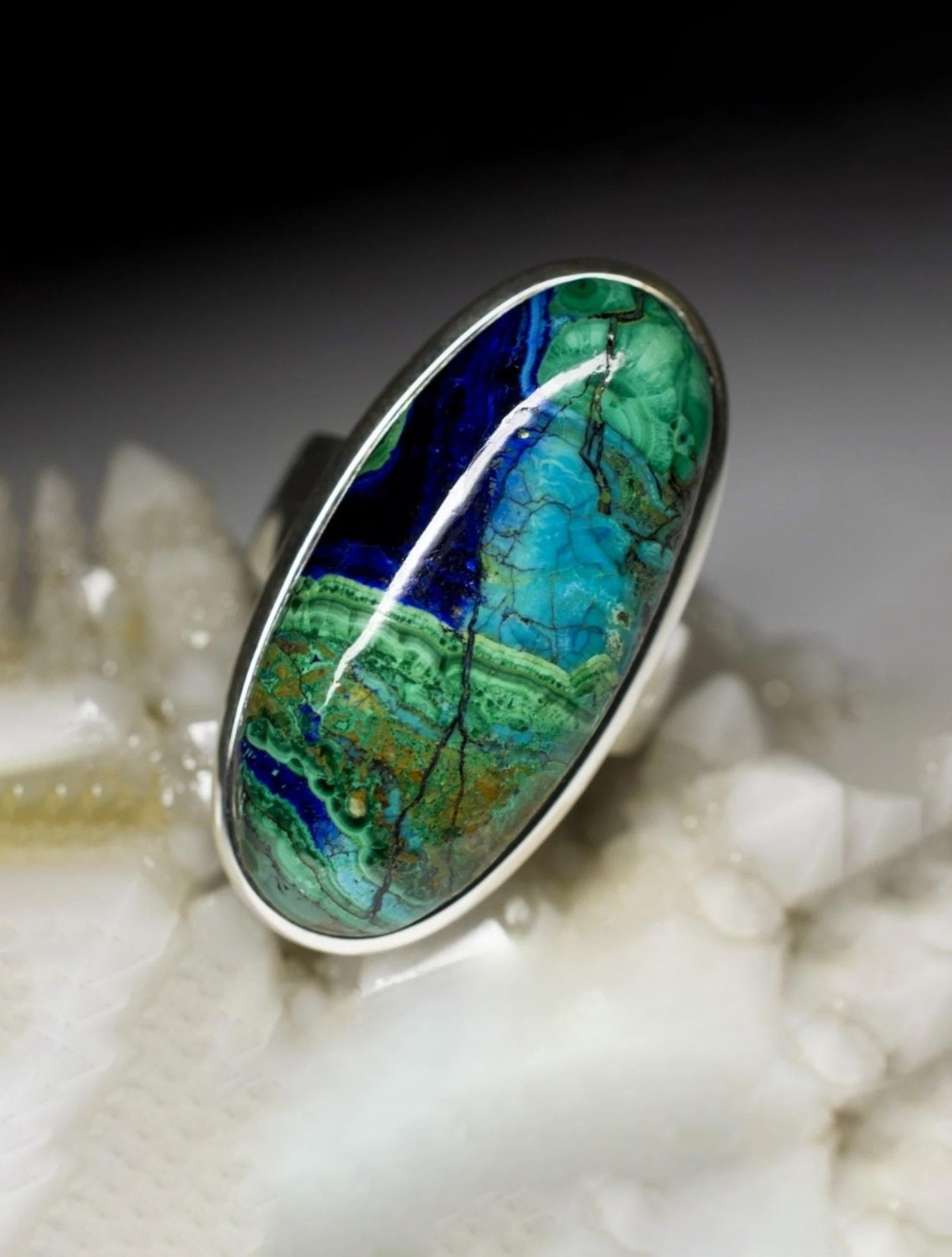 One of a kind Azurmalachite silver ring
azurite malachite origin - Peru
stone measurements - 0.31 х 0.59 х 1.3 in / 8 х 15 х 33 mm
ring weight - 13.70  grams
ring size - 10 US 
