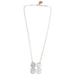 Collar colgante de caligrafía de plata Azza Fahmy