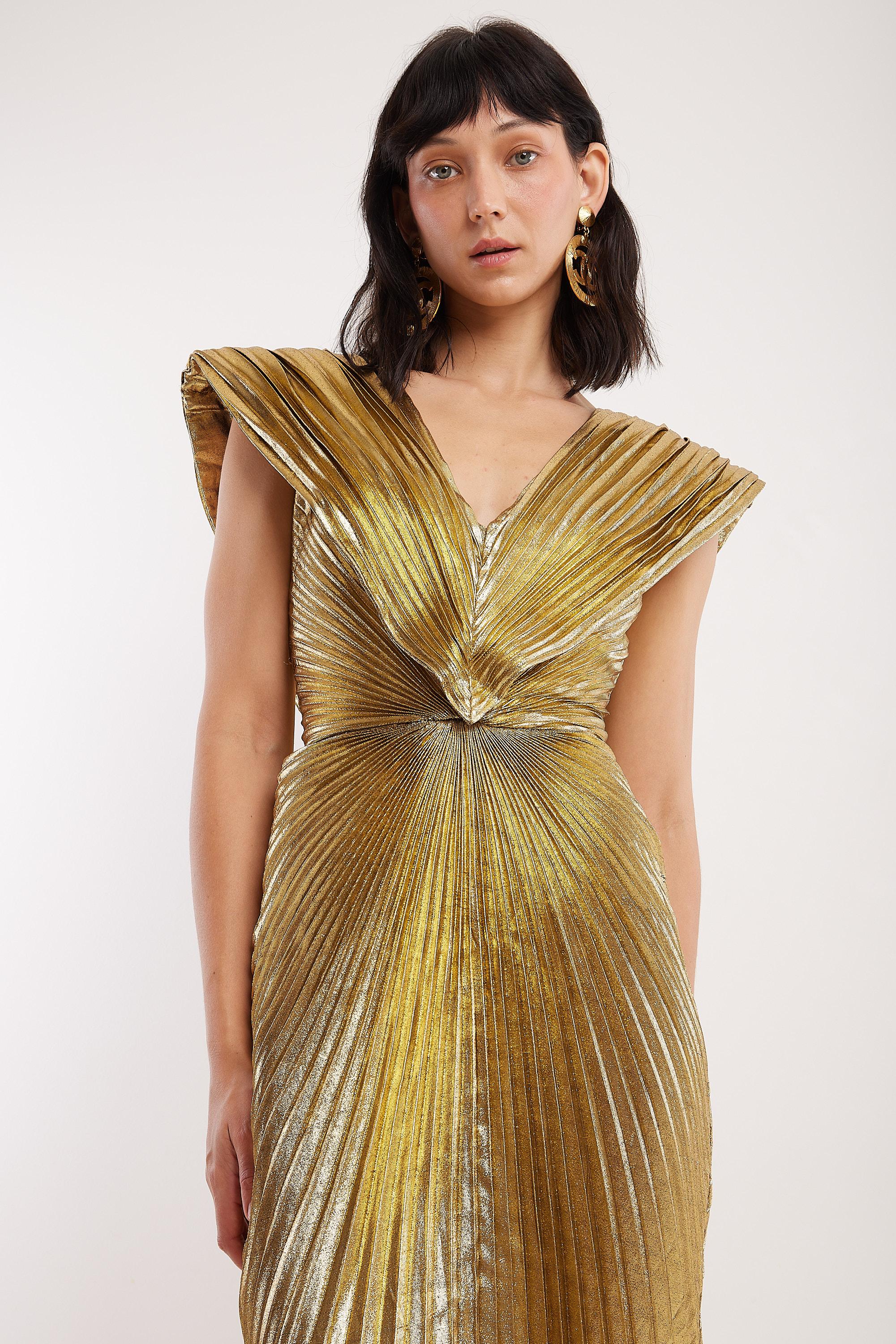 Azzaro Paris 80's Gold Lamé Sunray Plissé Met Gala Evening Gown en vente 3