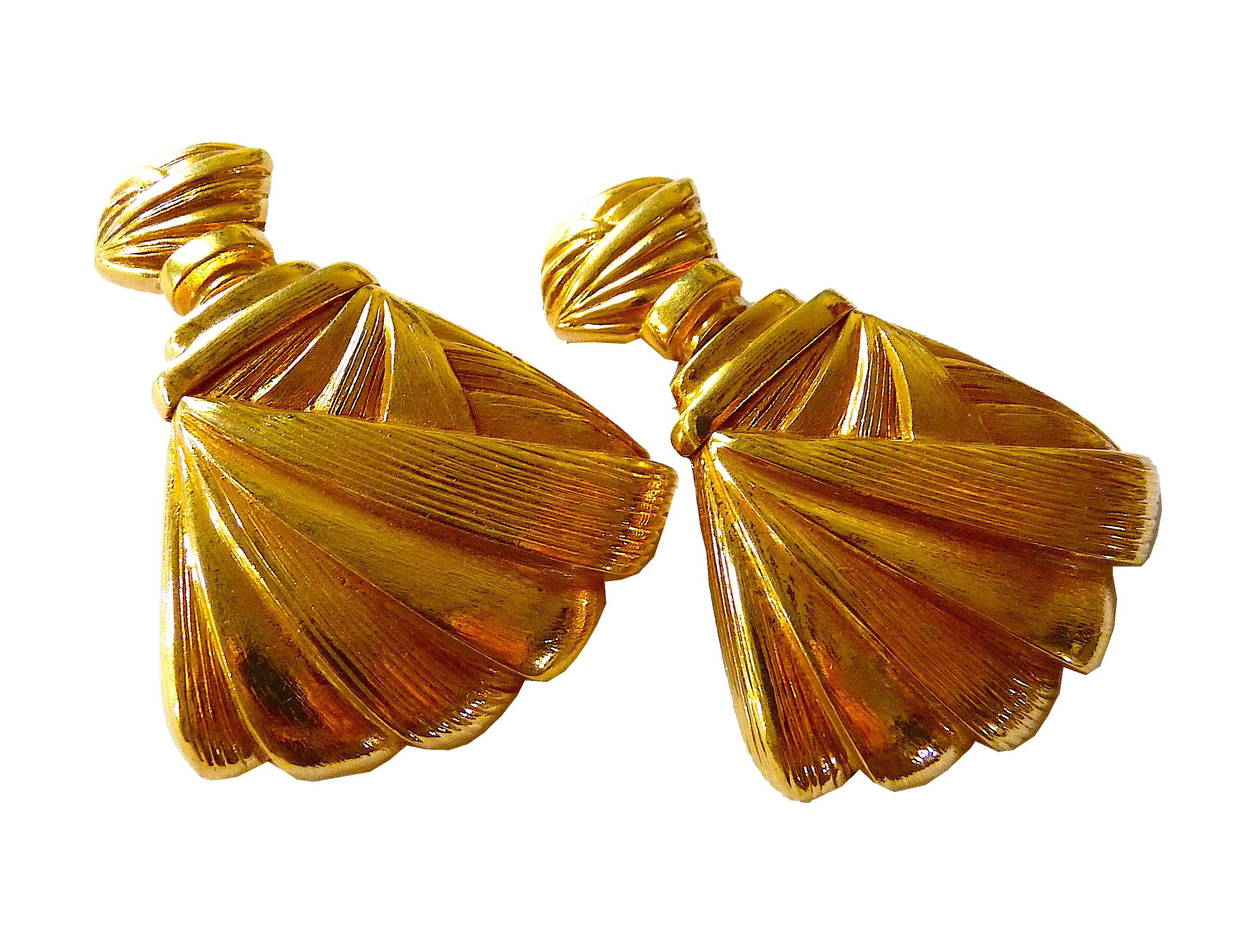 AZZARO PARIS Gold Clip On Earrings from the 1980s In Excellent Condition For Sale In CHAMPEAUX-SUR-SARTHE, FR