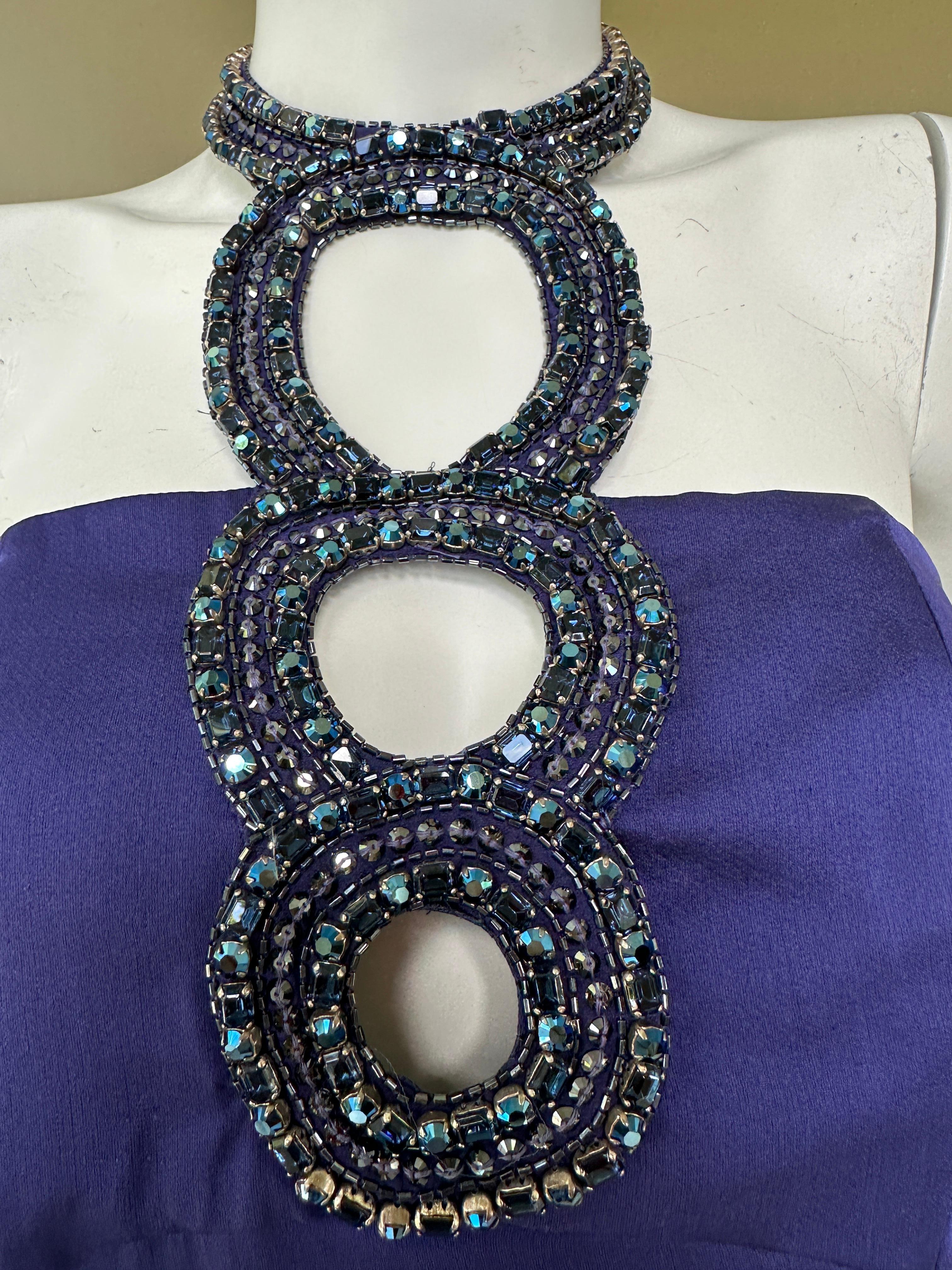 Azzaro - Robe de cocktail en soie bleue vintage avec trou de serrure orné de bijoux en vente 5