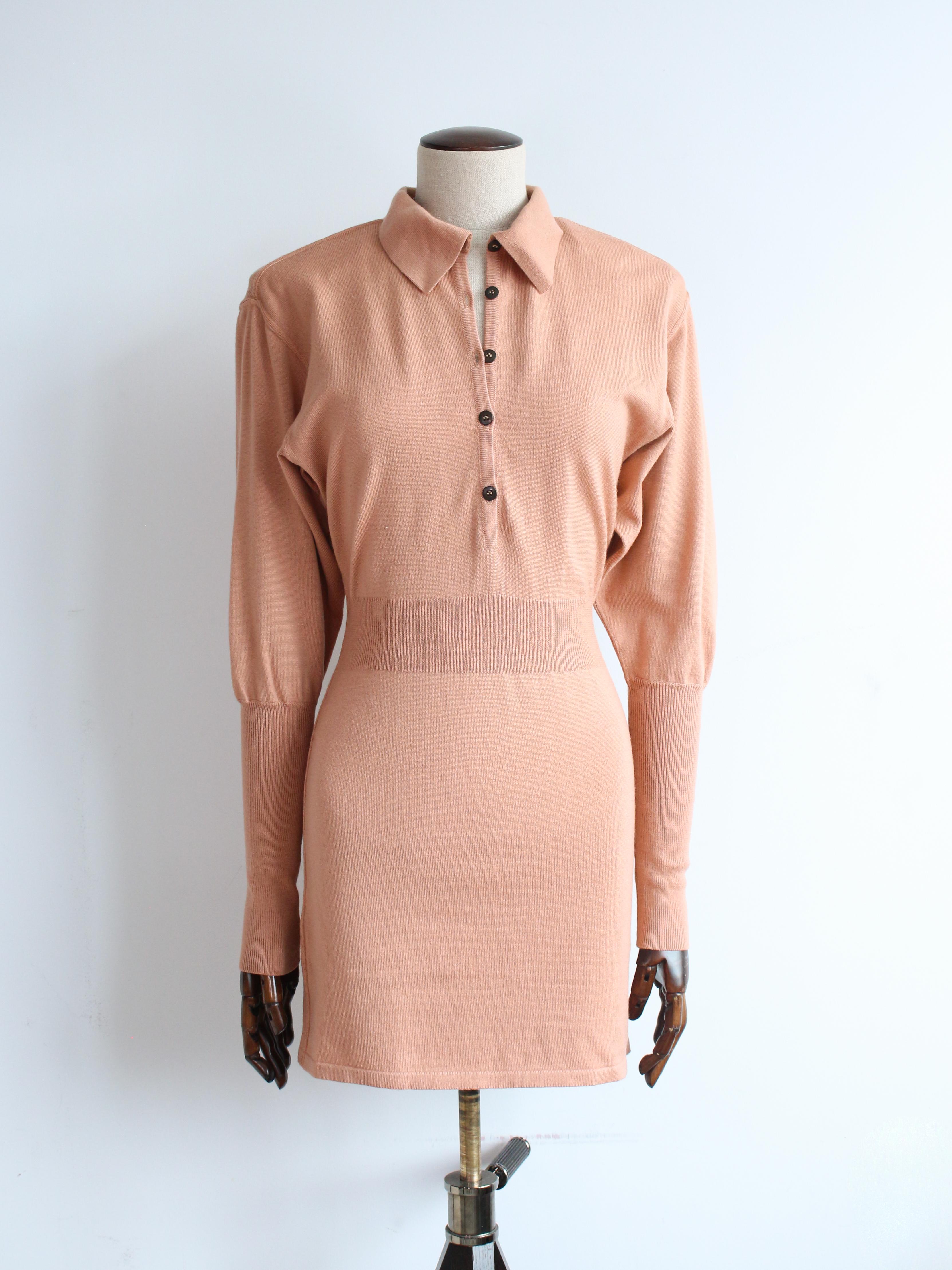 Mini abito Azzedine Alaïa 1980 in maglia color pesca 1