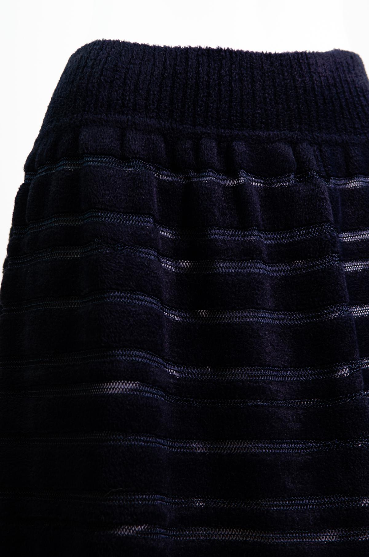 Azzedine Alaïa Vintage 1990s Semi-sheer Navy Mini Skirt

Brand: Alaïa

Designer: Azzedine Alaïa

Collection / Year: 1990s

Color: Navy

Size: L

Gorgeous vintage mini skirt by Azzedine Alaïa. So soft, this plush navy skirt features am a-line cut and