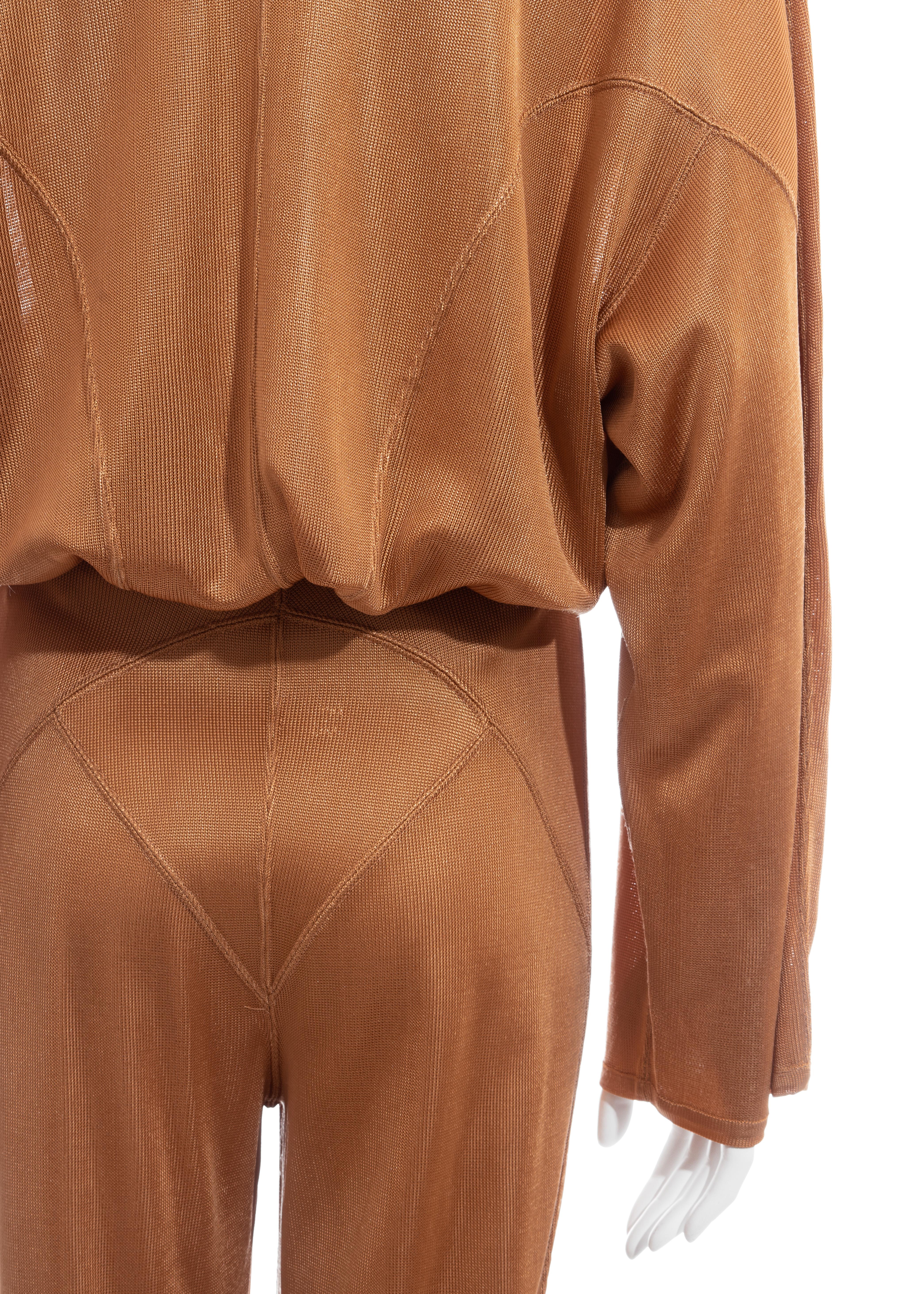 Azzedine Alaia, abito con pantalone a staffa in acetato color albicocca, collezione 1985 in vendita 2