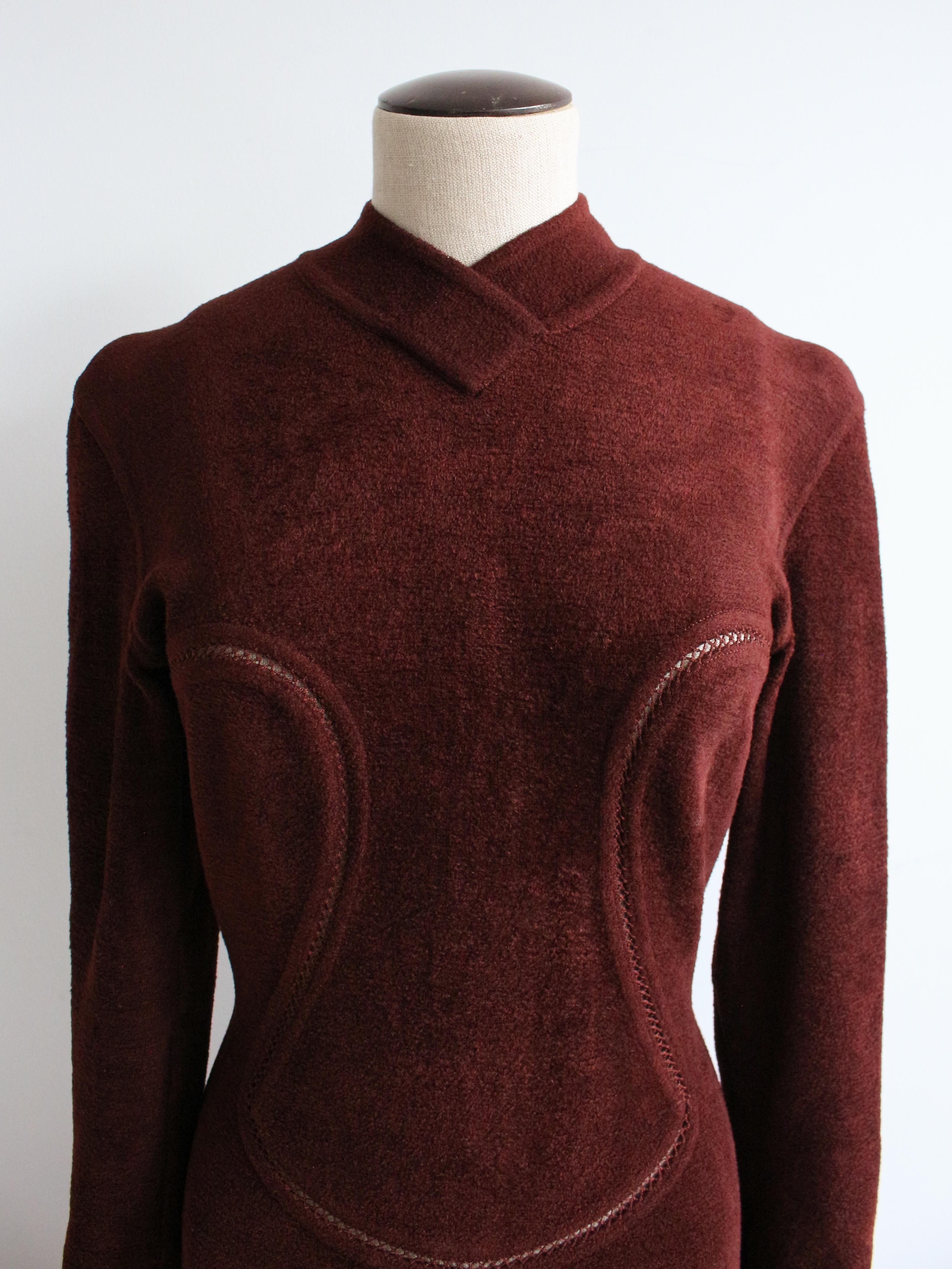 Azzedine Alaïa Herbst/Winter Braunes Kleid aus Chenille-Samt mit offenen Nähten im Angebot 3