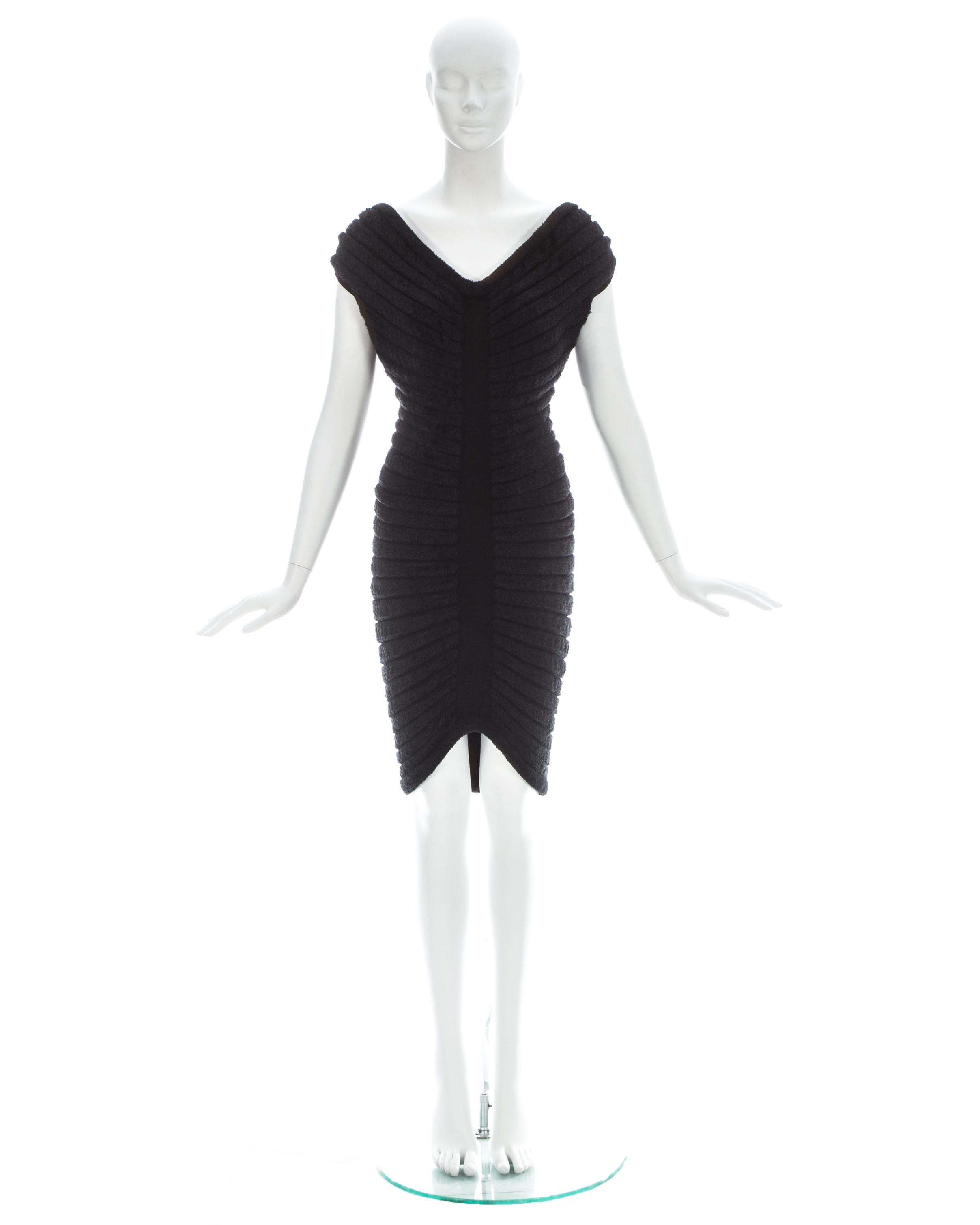 Azzedine Alaia black chenille-knitted 'Houpette' dress, ss 1994  In Good Condition For Sale In London, London
