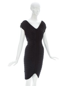 Abito "Houpette" in ciniglia nera di Azzedine Alaia, FW 1993