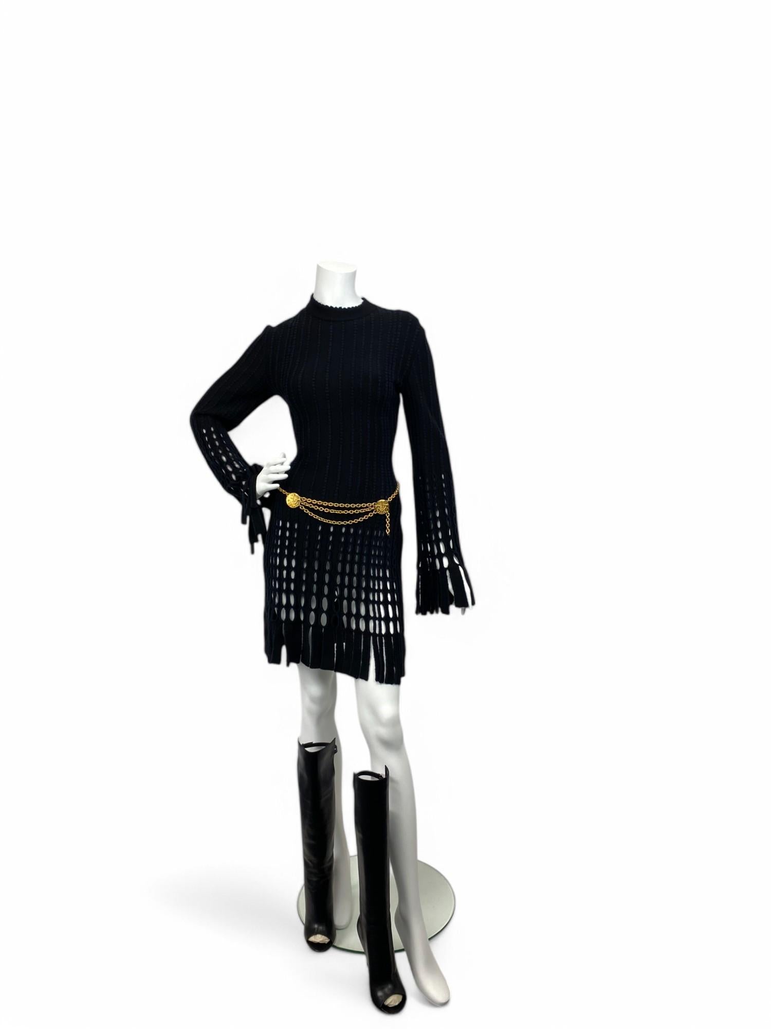 Azzedine Alaïa Black Laser-Cut Boiled Wool Fringed Tunic – F/W 1993 Sz: M In Good Condition For Sale In West Hartford, CT
