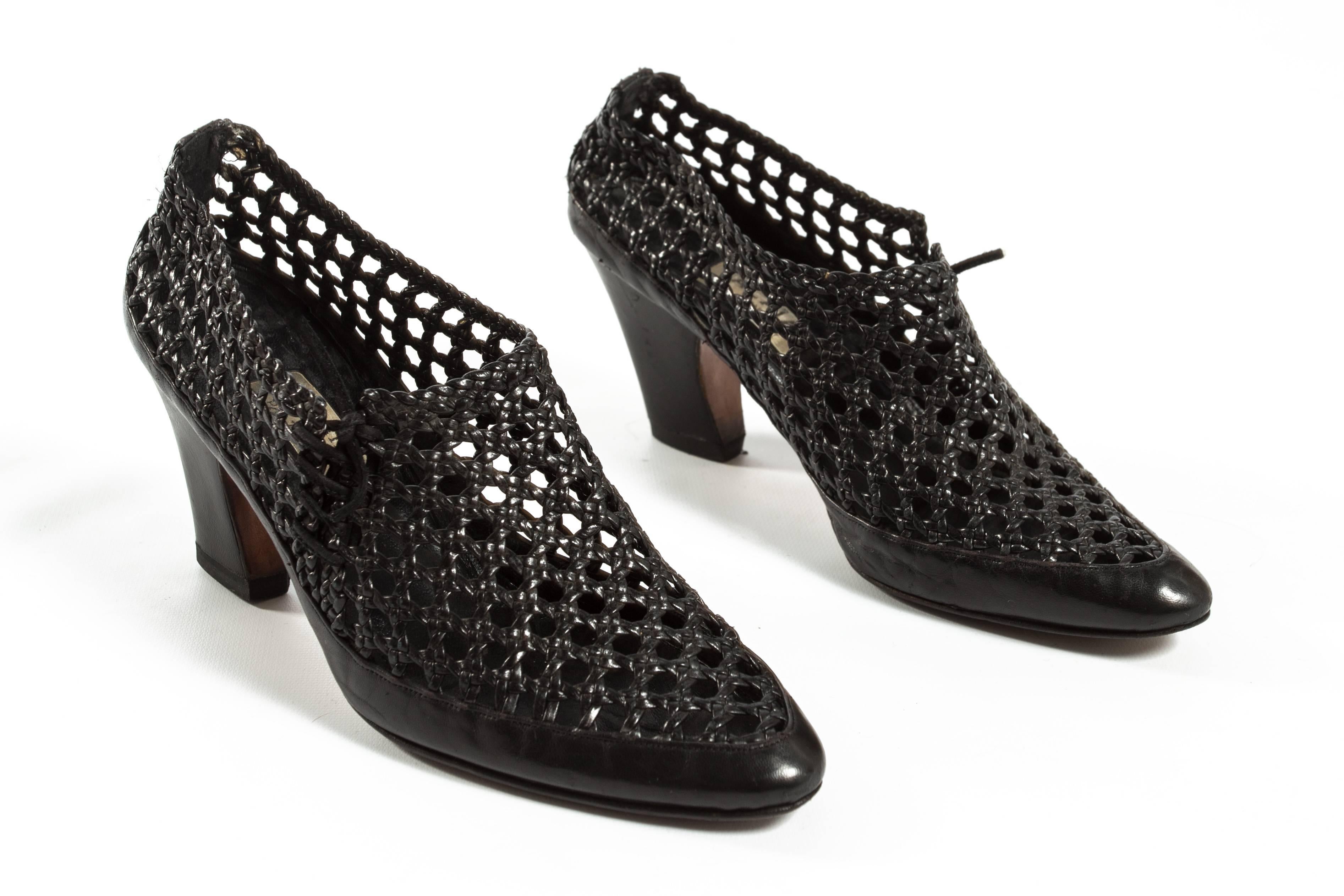 Women's or Men's Azzedine Alaia black leather and crochet pointed heels, ca. 1985-1988 For Sale