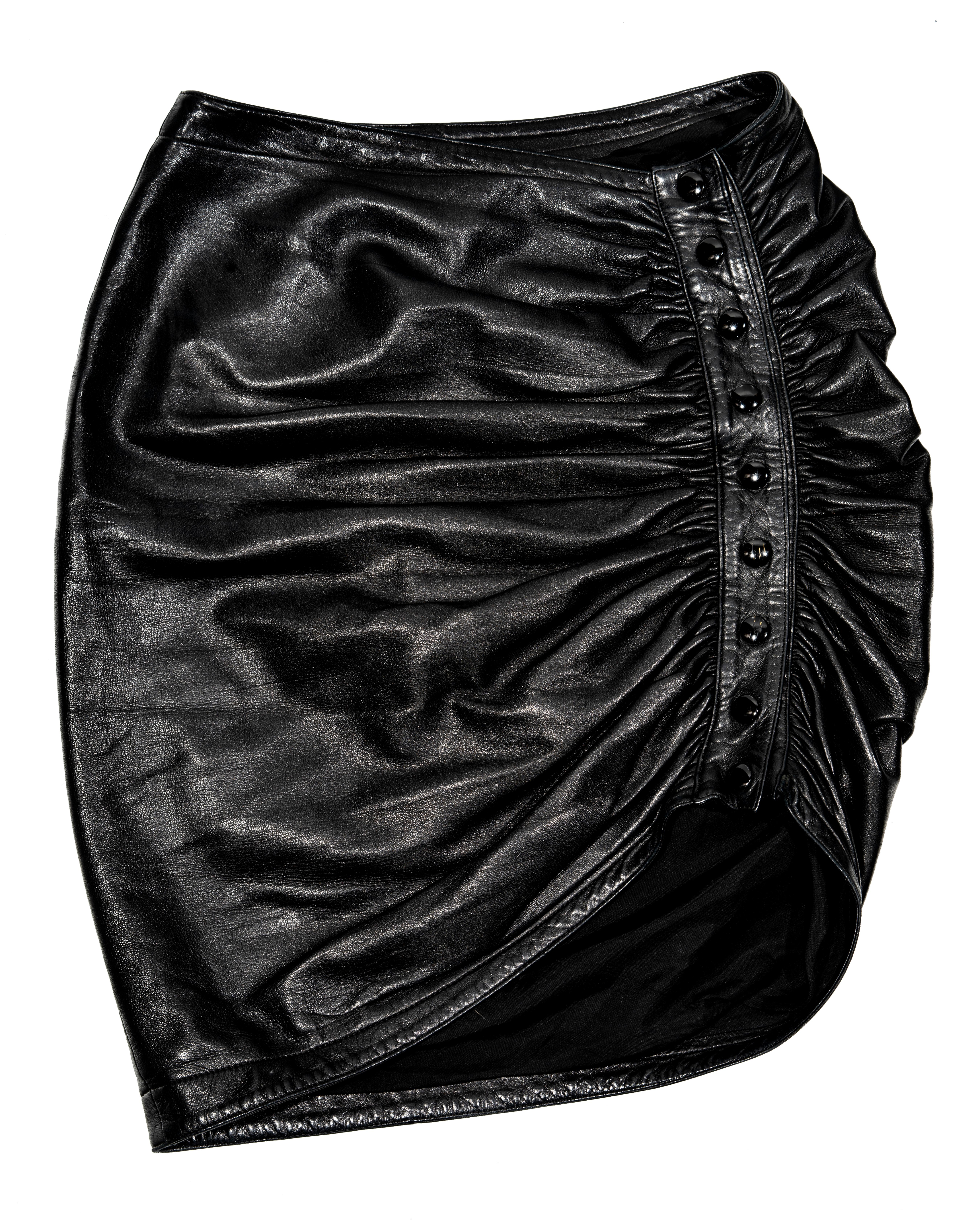 Ensemble veste et jupe en cuir noir Azzedine Alaia, fw 1983 Bon état - En vente à London, GB