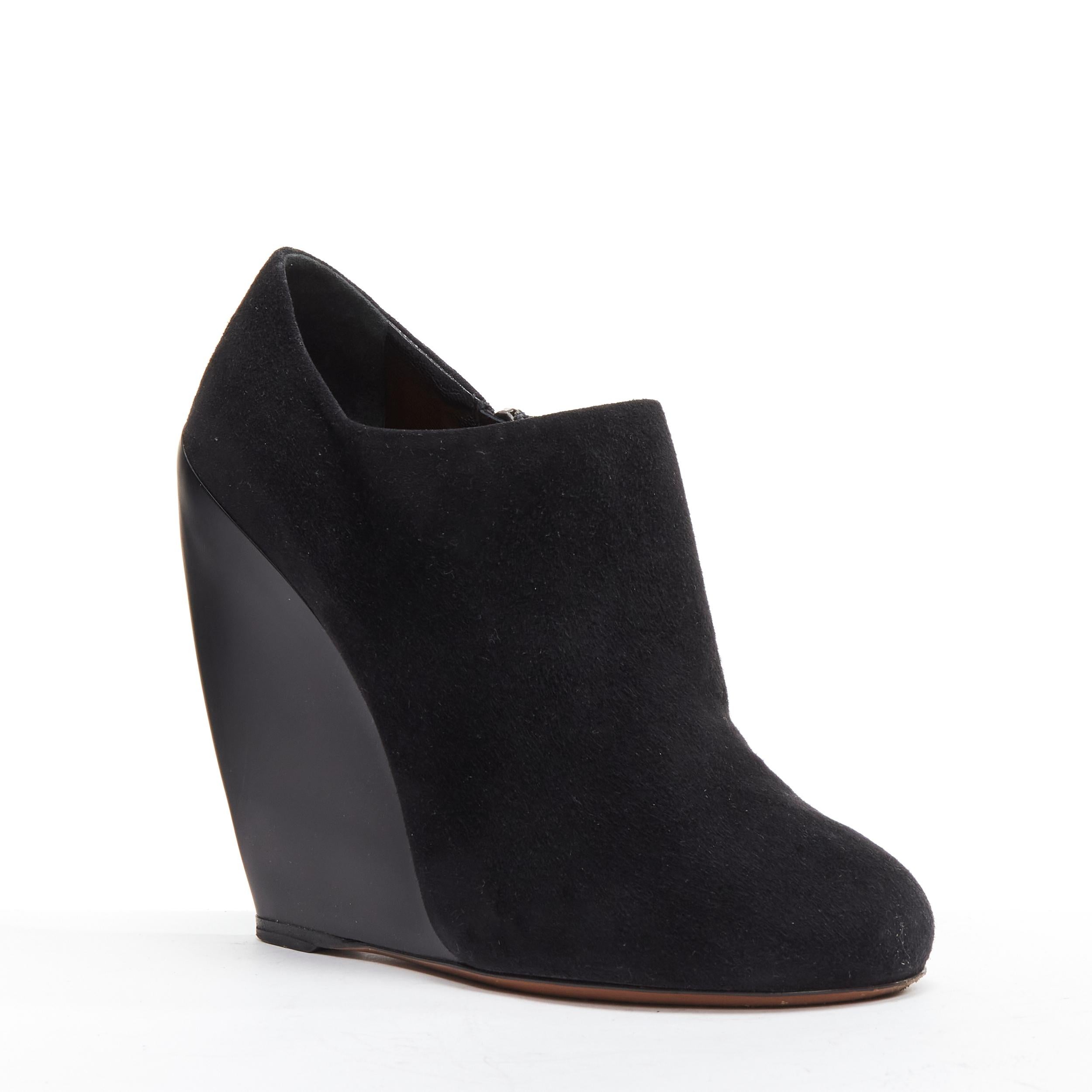 AZZEDINE ALAIA black suede curved wedge round toe ankle bootie EU37 In Good Condition For Sale In Hong Kong, NT