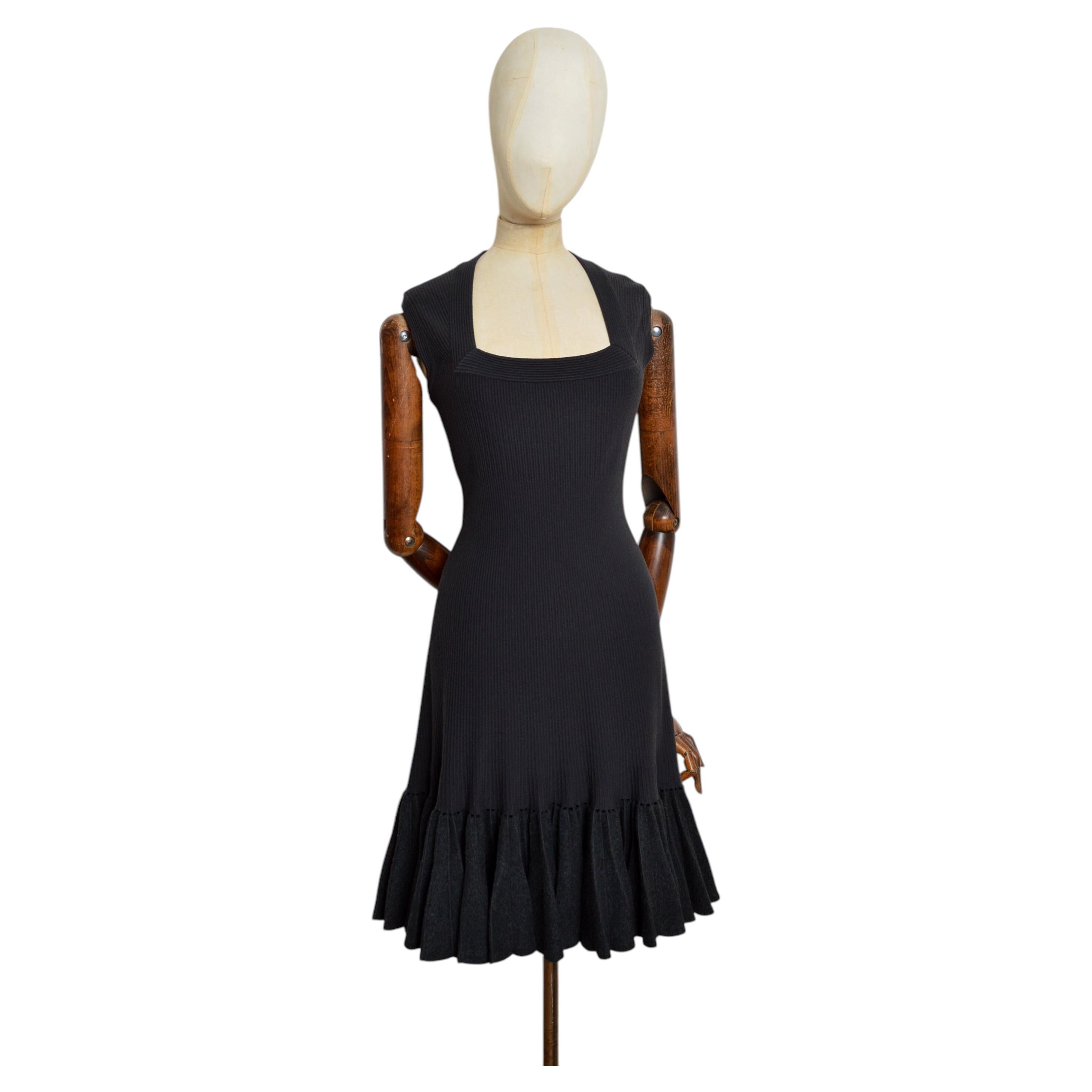 Azzedine Alaïa - Robe évasée à ourlet plissé en laine côtelée - Noir Circa 2010