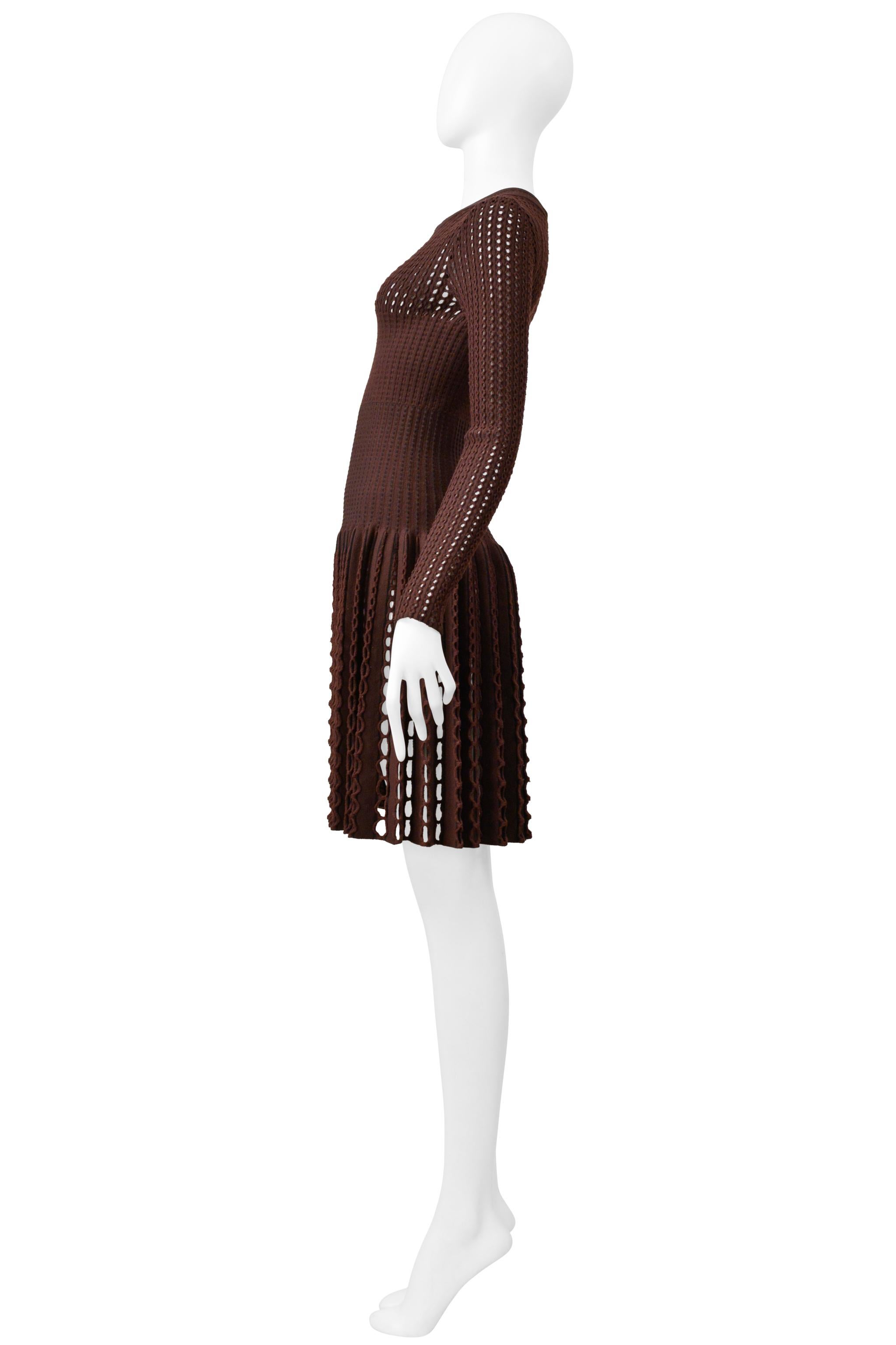 Azzedine Alaia - Vestito in maglia fantasia con taglio laser marrone in vendita 5