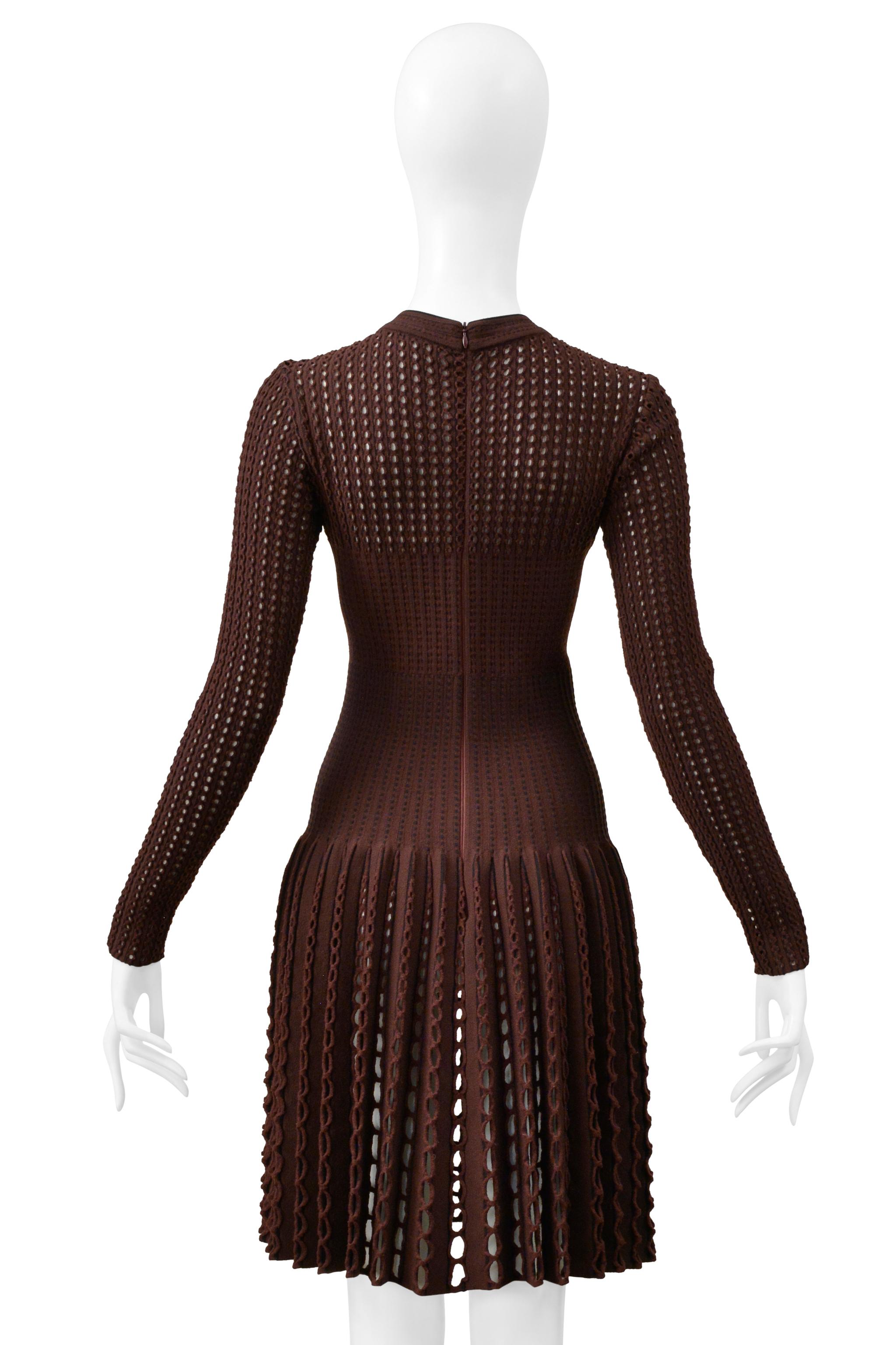 Azzedine Alaia - Vestito in maglia fantasia con taglio laser marrone in vendita 6