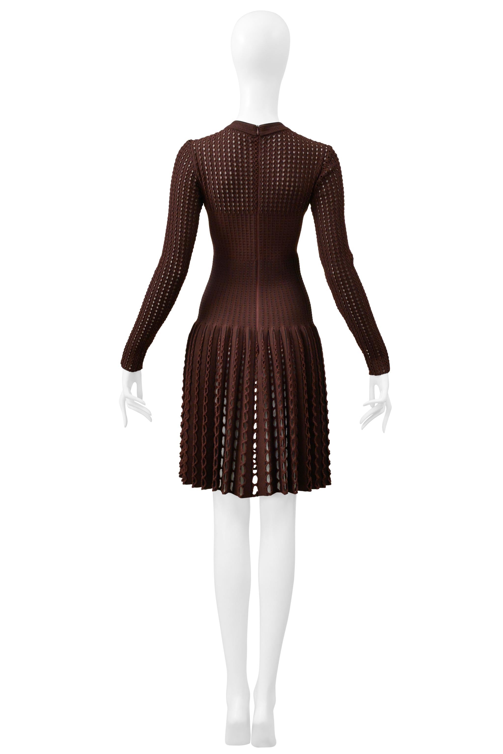 Azzedine Alaia - Vestito in maglia fantasia con taglio laser marrone in vendita 8