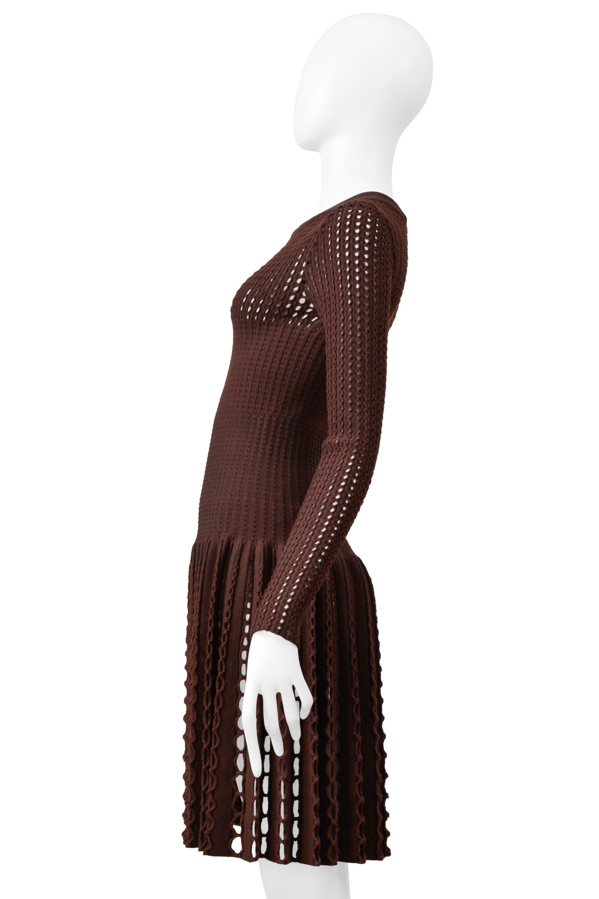 Azzedine Alaia - Vestito in maglia fantasia con taglio laser marrone in vendita 3