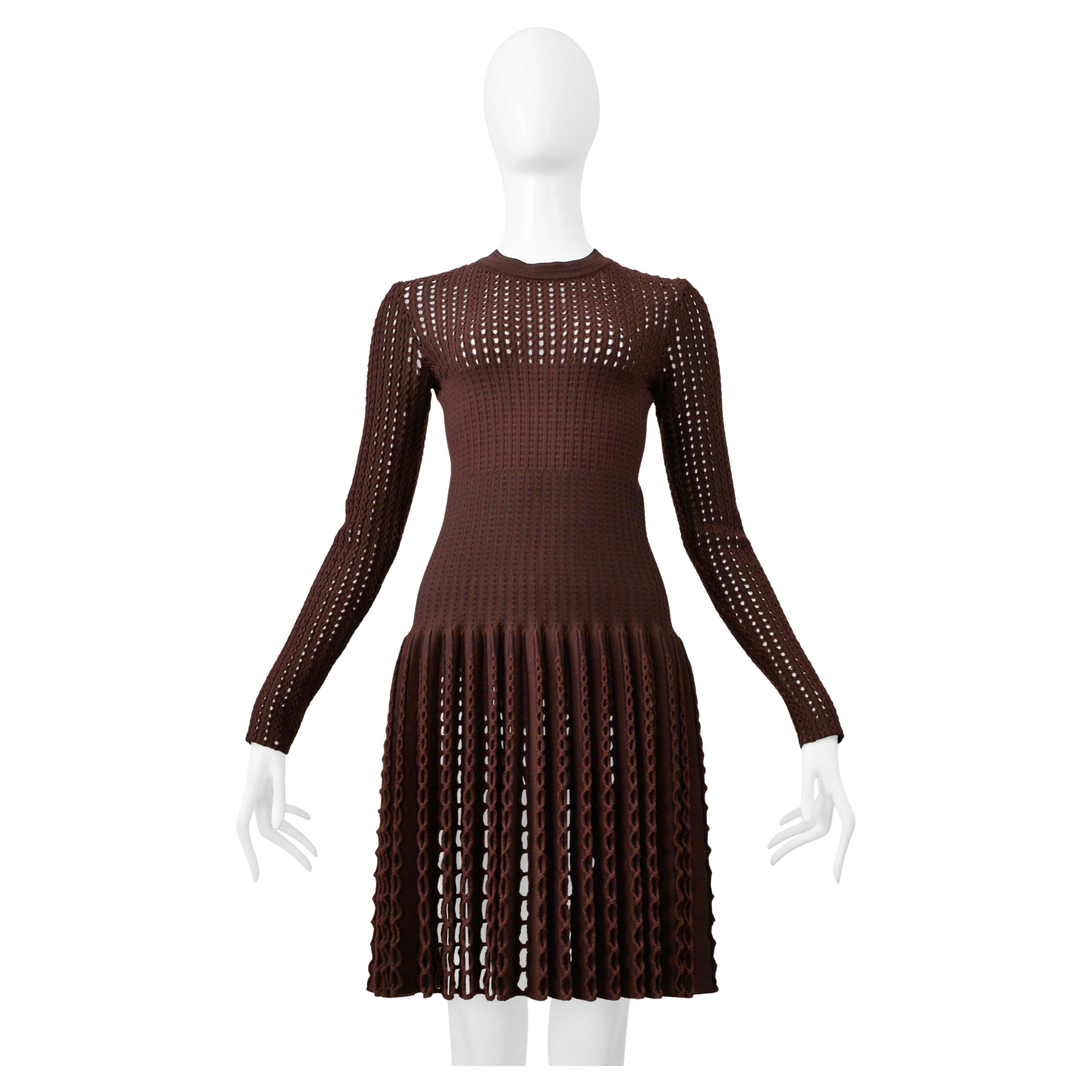 Azzedine Alaia - Vestito in maglia fantasia con taglio laser marrone in vendita
